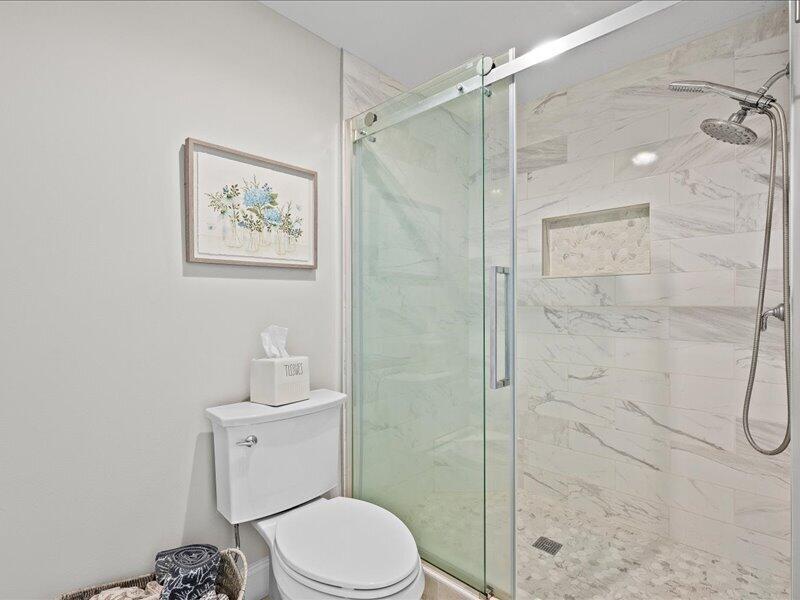 237 Moccasin Trail W Property Photo 18