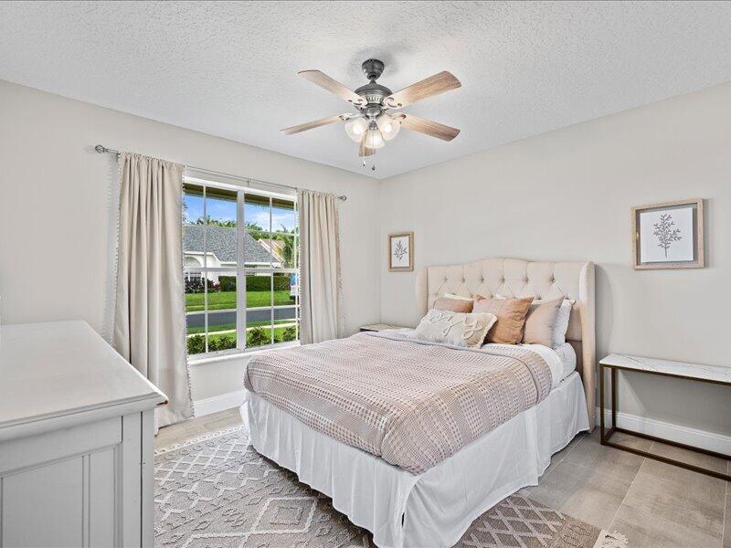237 Moccasin Trail W Property Photo 20