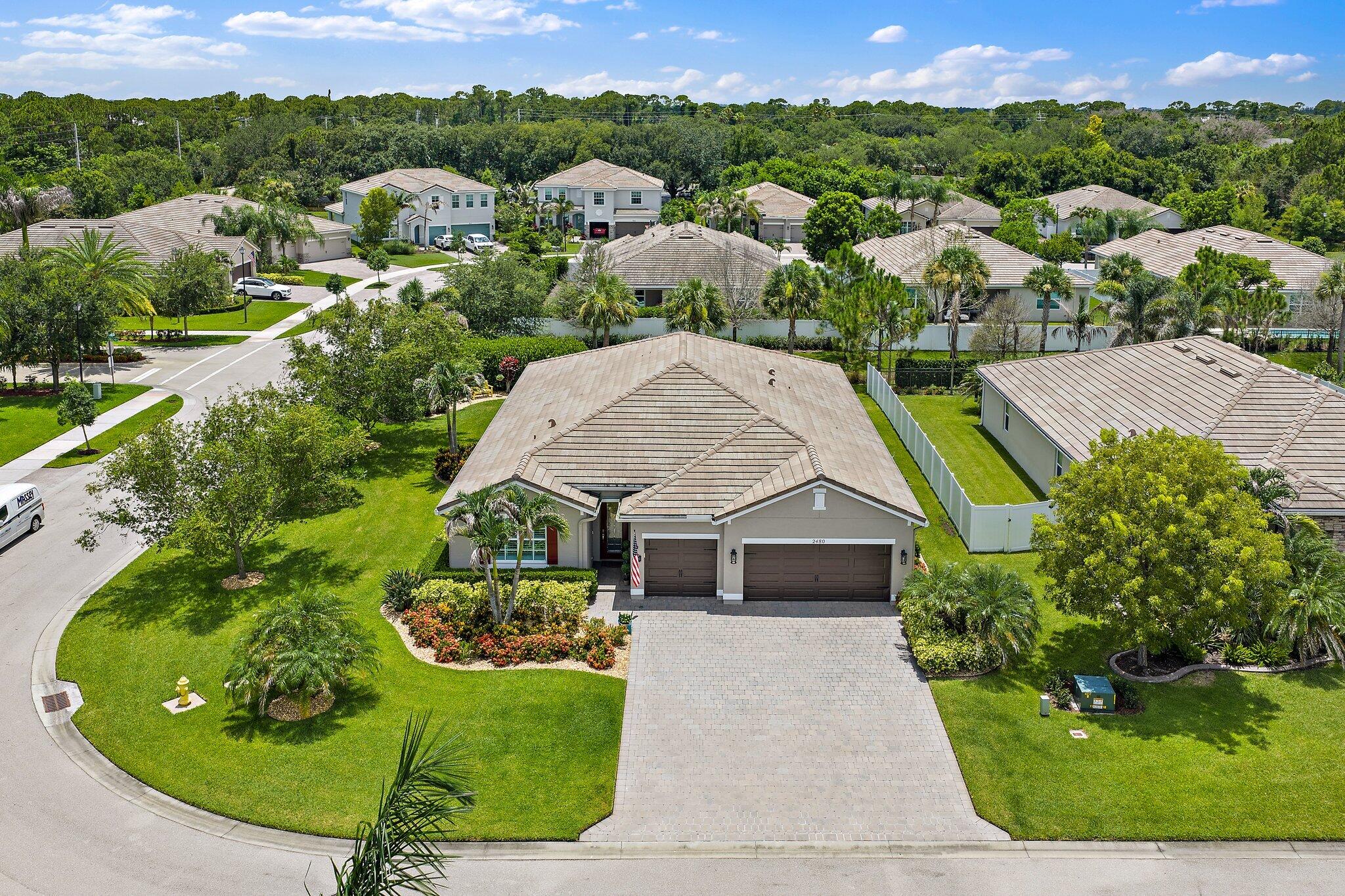 2480 SW BERRY PARK Circle