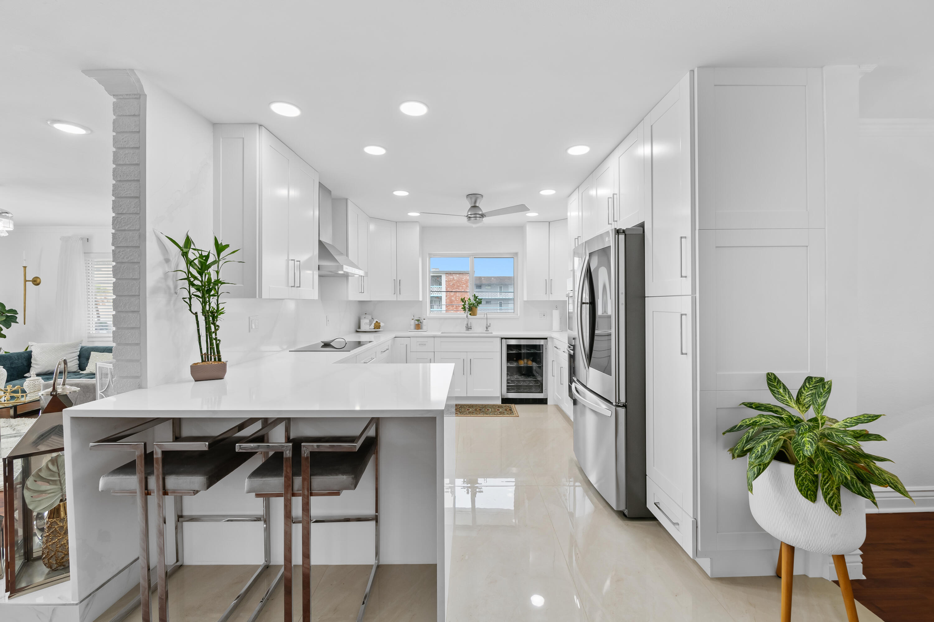 1040 CRYSTAL LAKE Drive 4