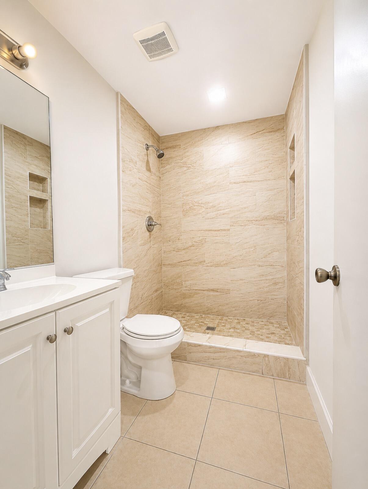 206 Lakeview Drive E Property Photo 11