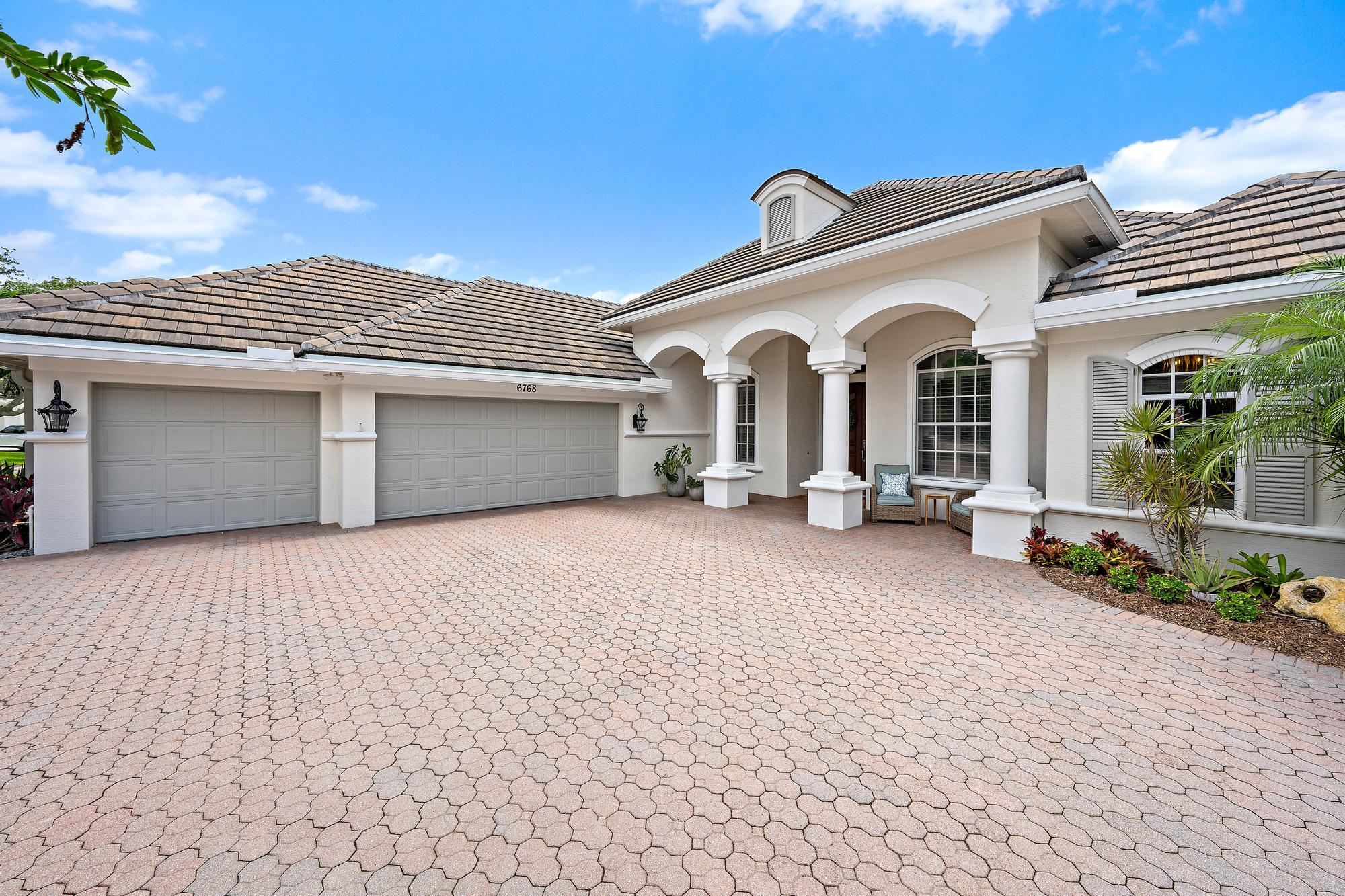 6768 Cypress Cove Circle Property Photo 2