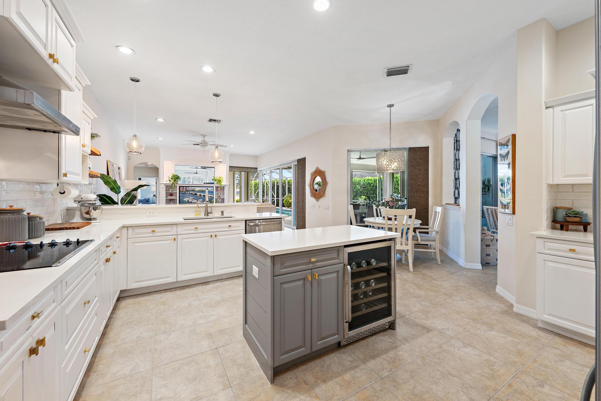6768 Cypress Cove Circle Property Photo 9