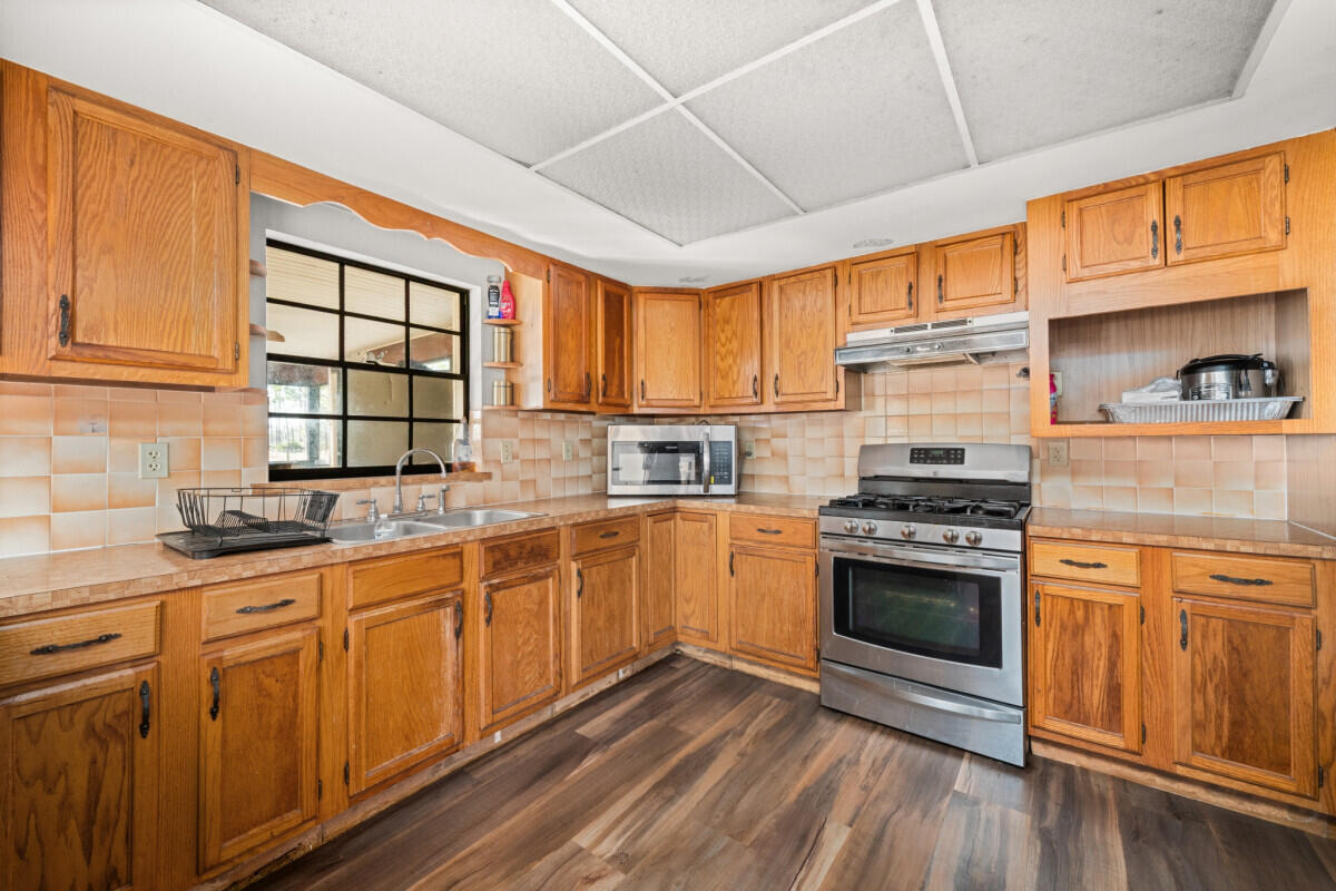 948 S Riverdale Road Property Photo 21