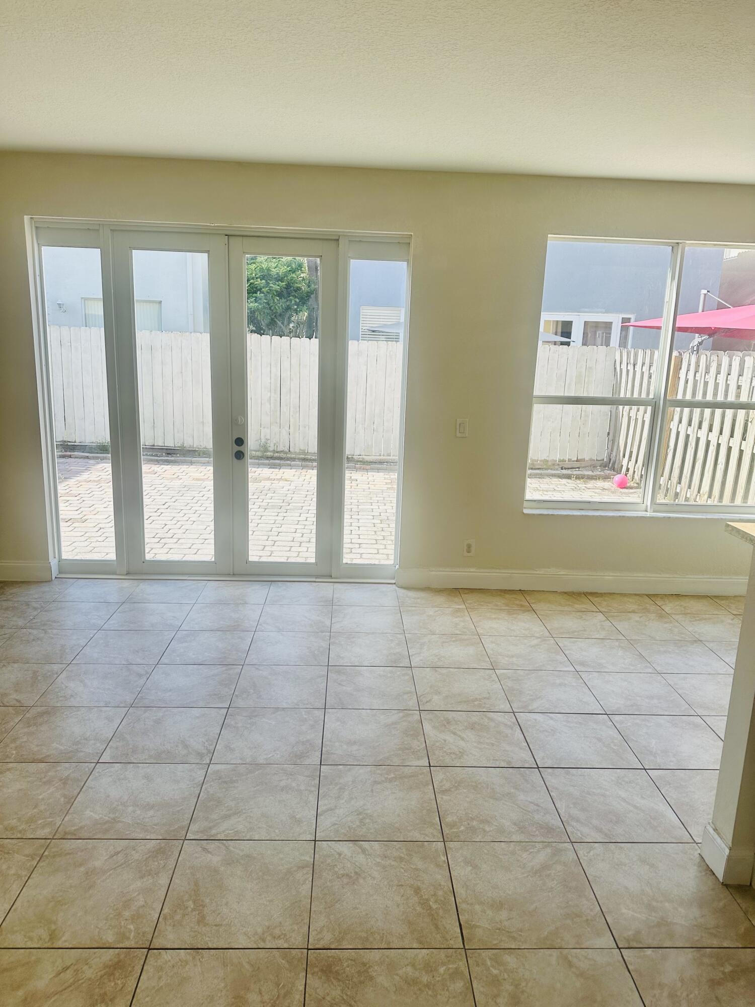 4147 Meade Way Property Photo 13