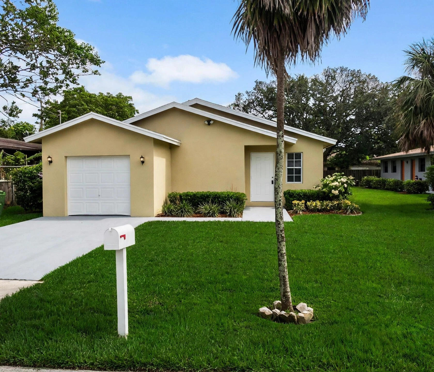 1136 Nw 5th Court Property Photo 1