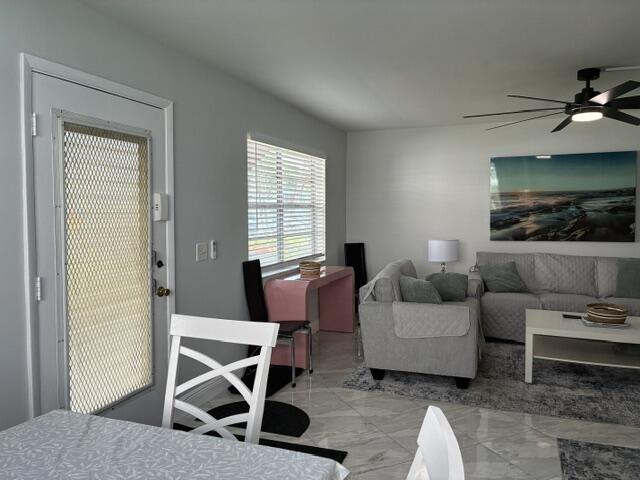 626 Normandy Lane N 626n Property Photo 9