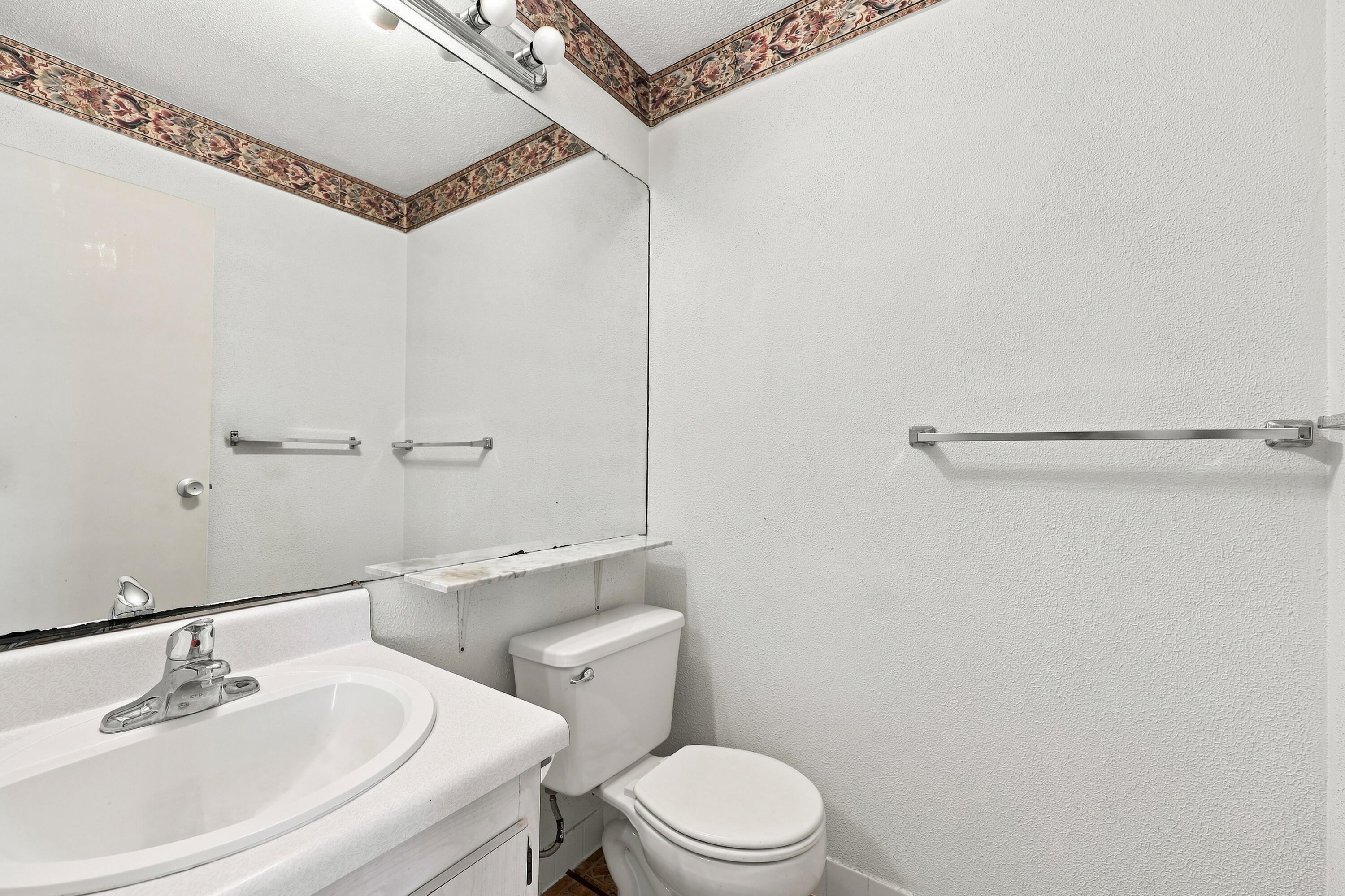 91 Flanders B Property Photo 24