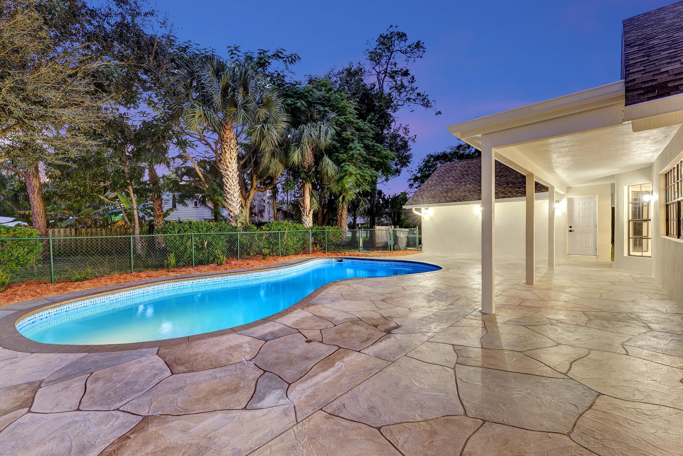 225 Sulky Way Property Photo 2
