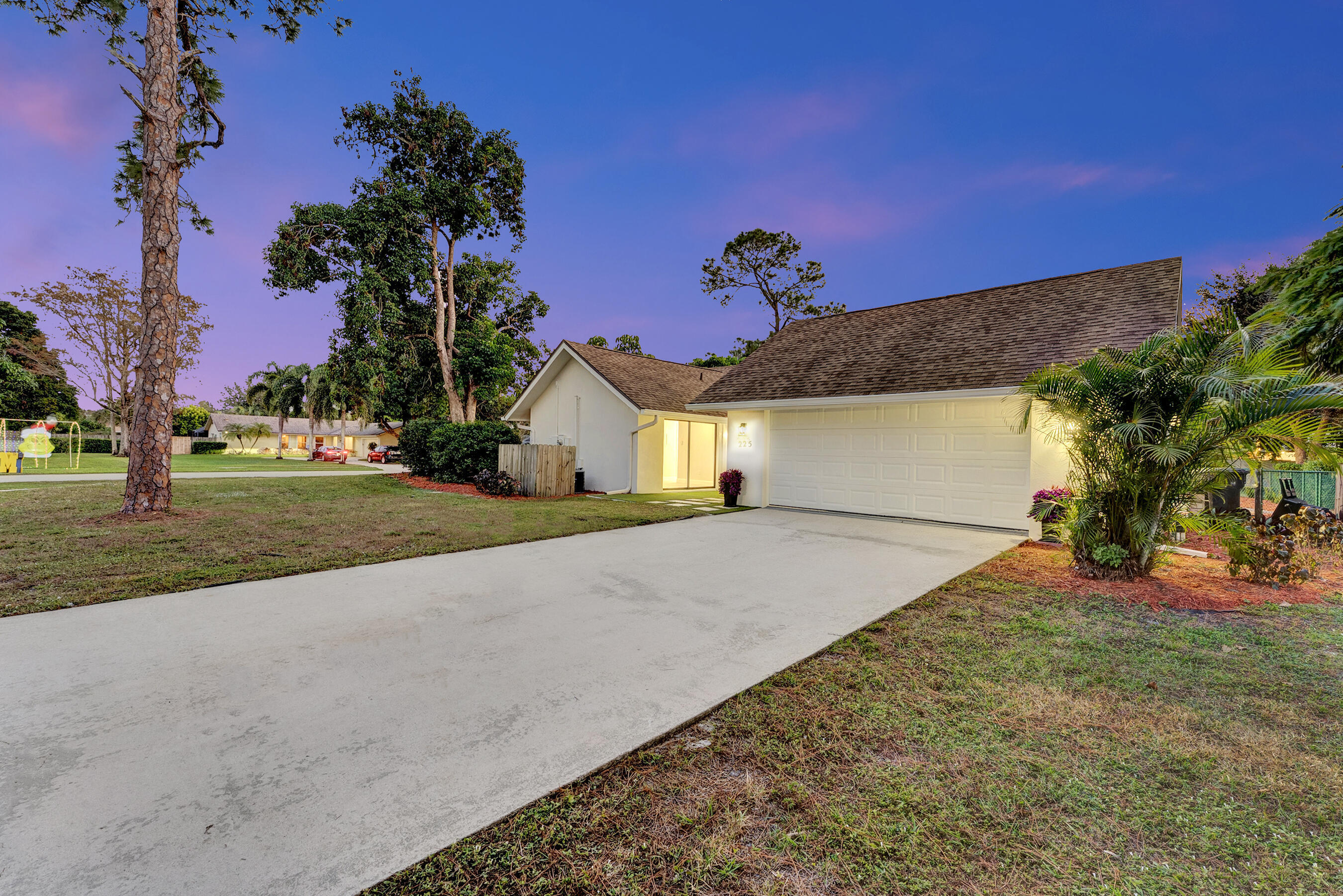 225 Sulky Way Property Photo 4