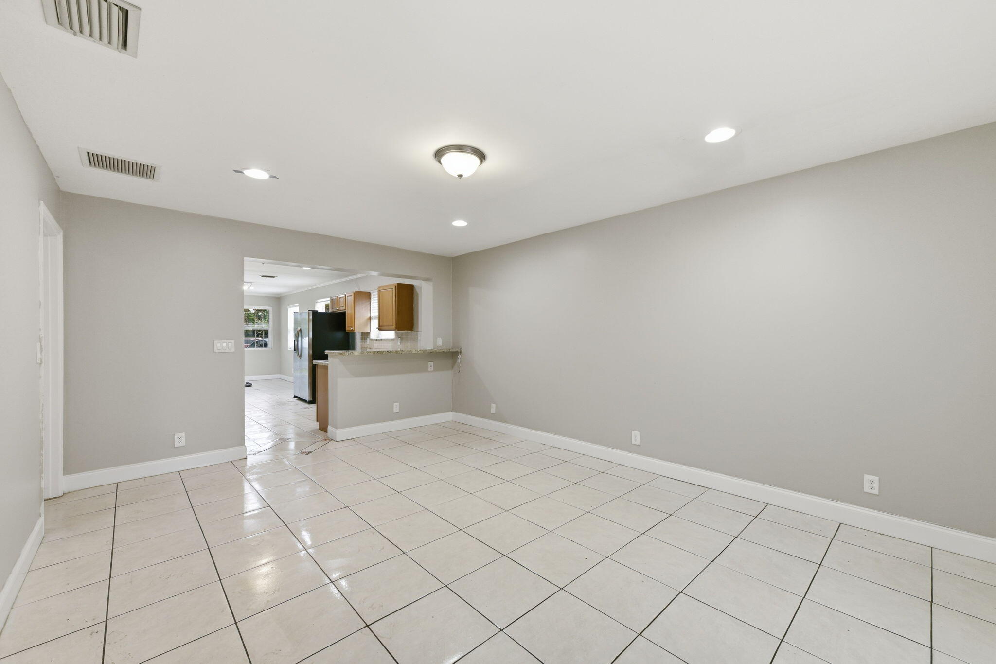 939 Charles Street Property Photo 11