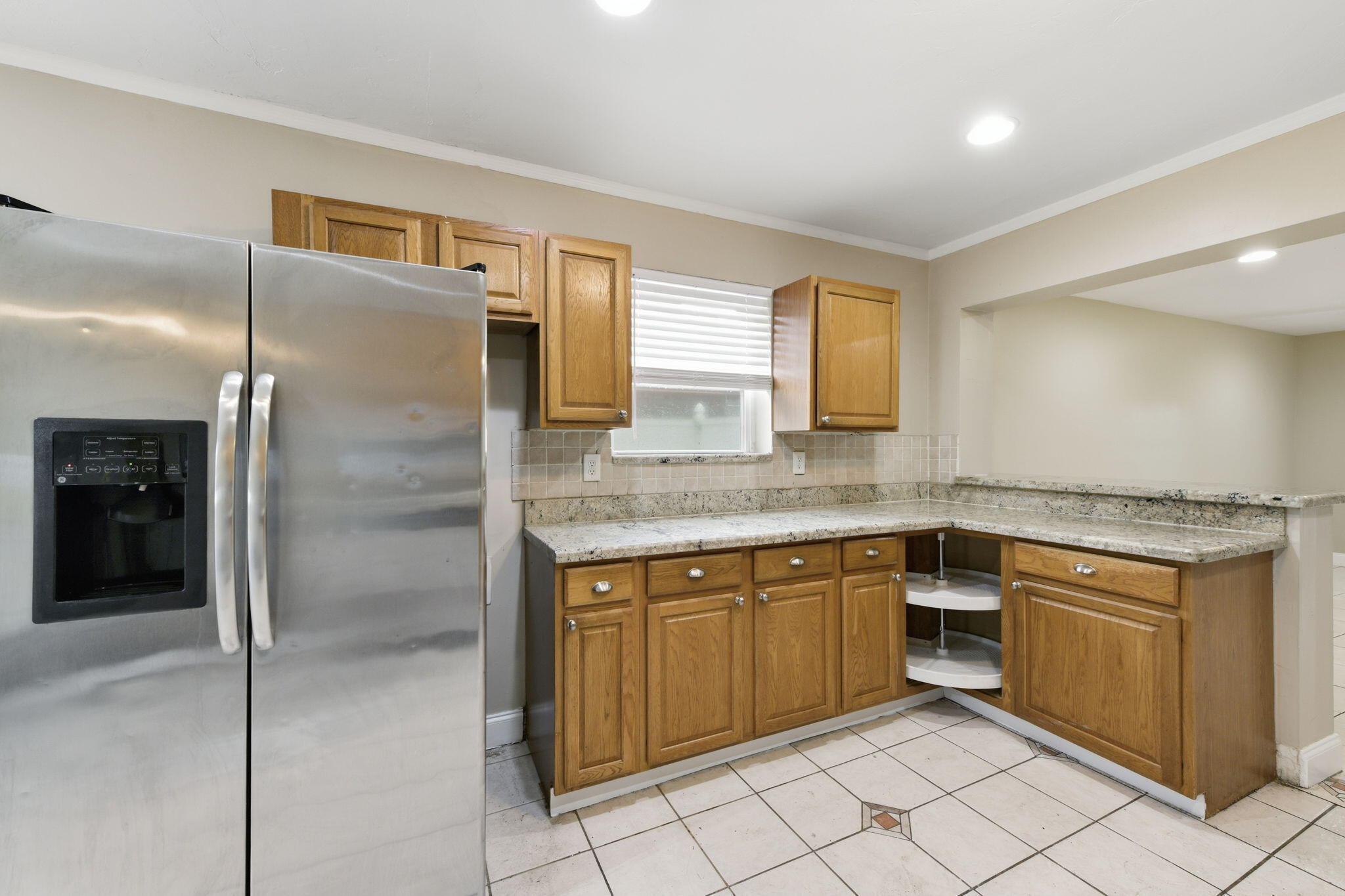 939 Charles Street Property Photo 14