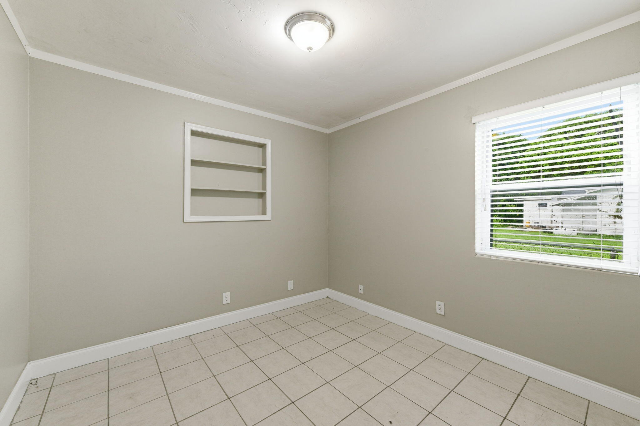 939 Charles Street Property Photo 17