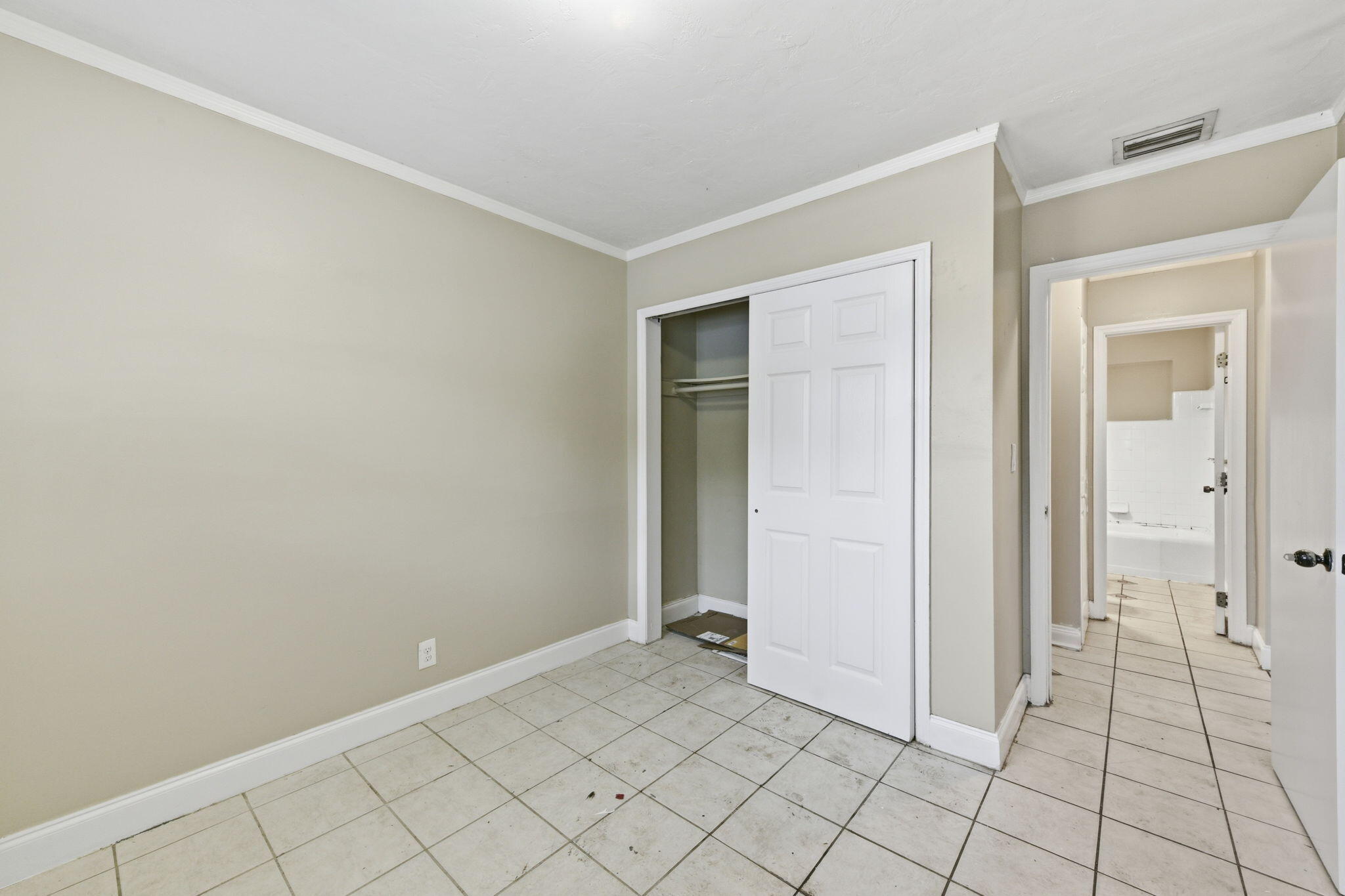 939 Charles Street Property Photo 22