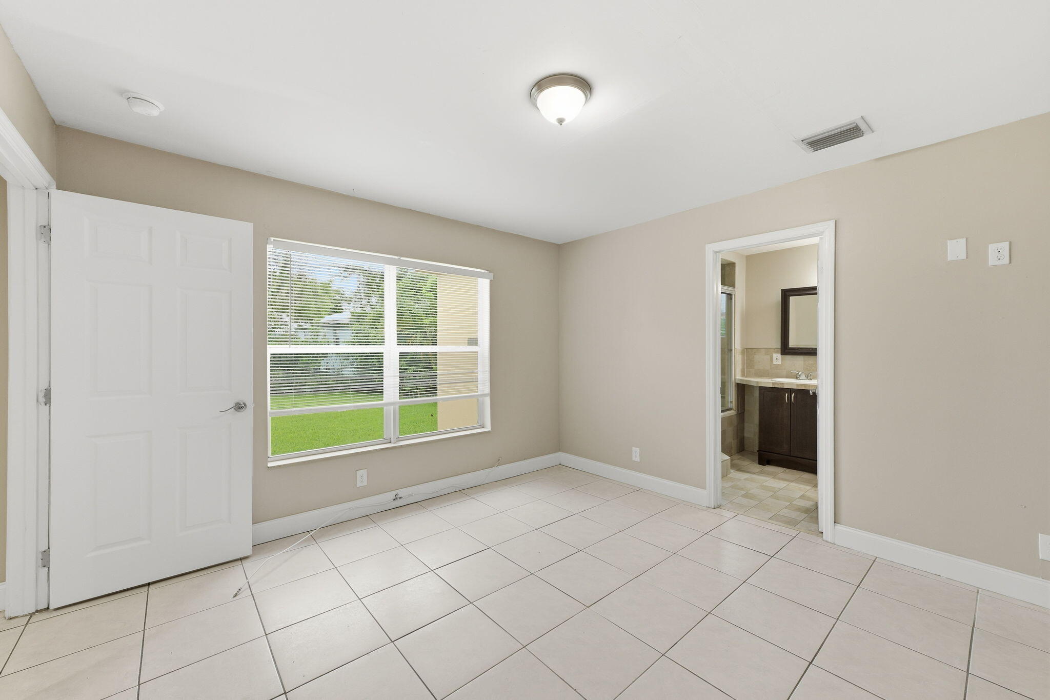 939 Charles Street Property Photo 23