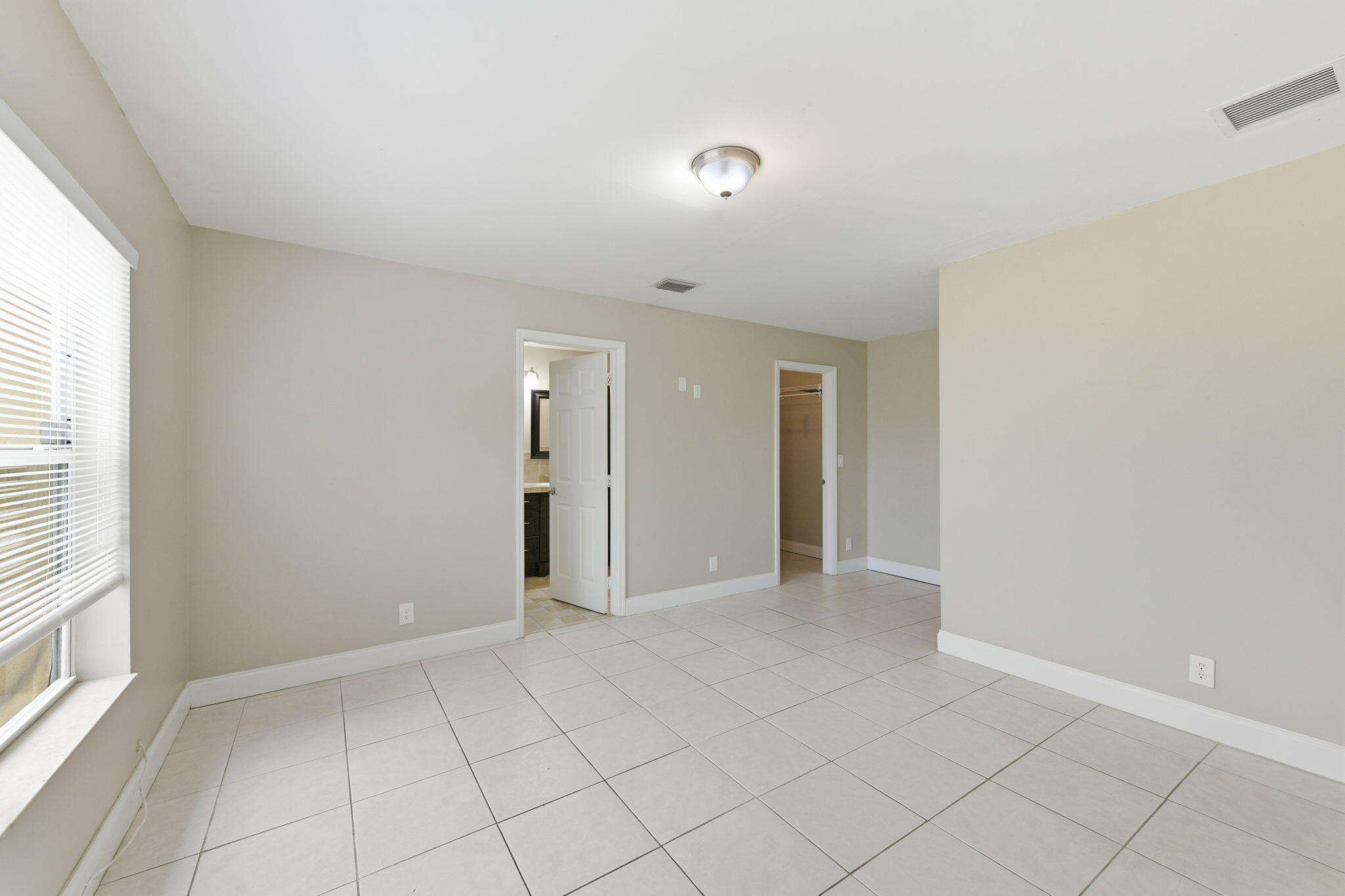 939 Charles Street Property Photo 24