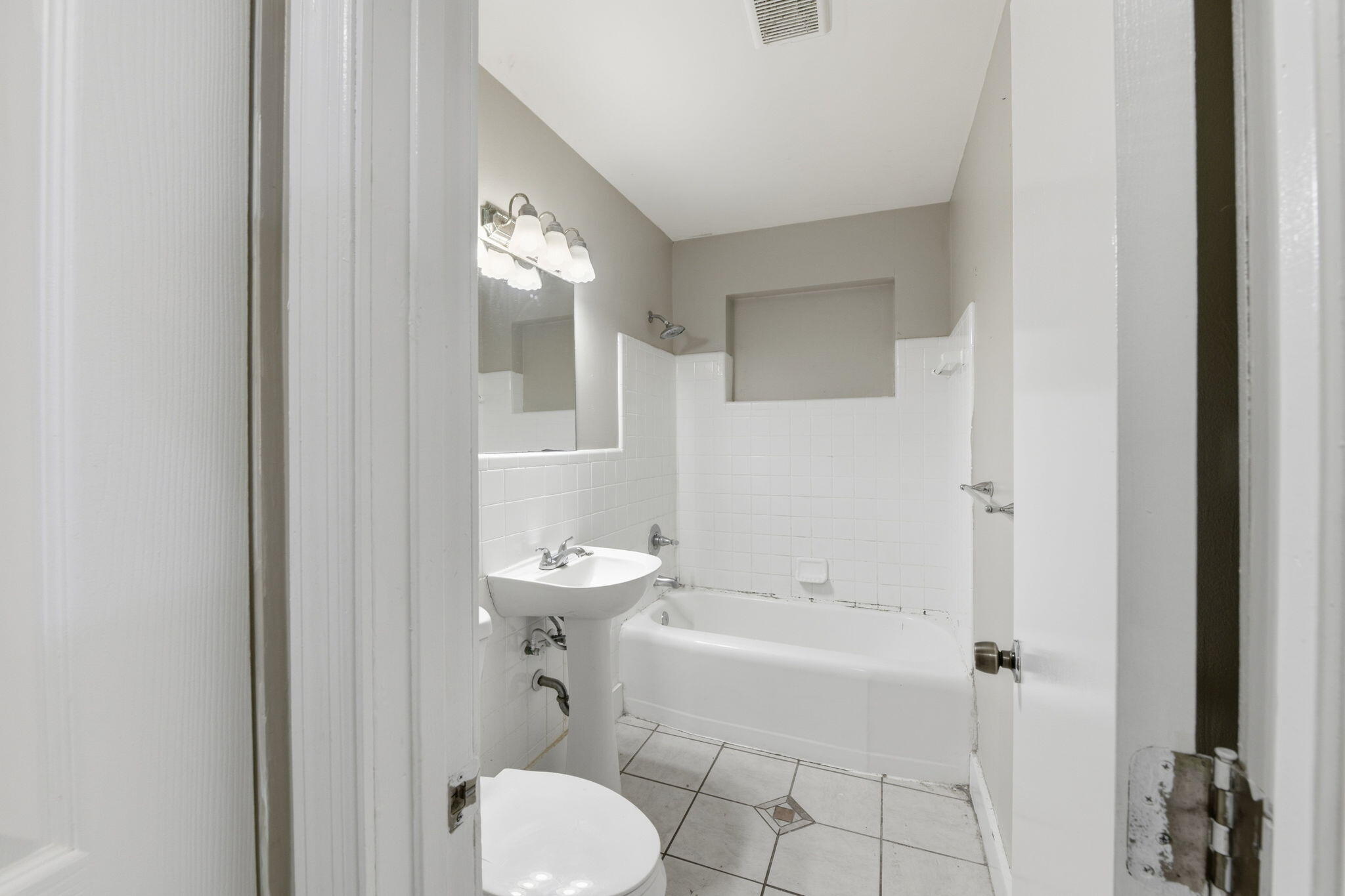 939 Charles Street Property Photo 28