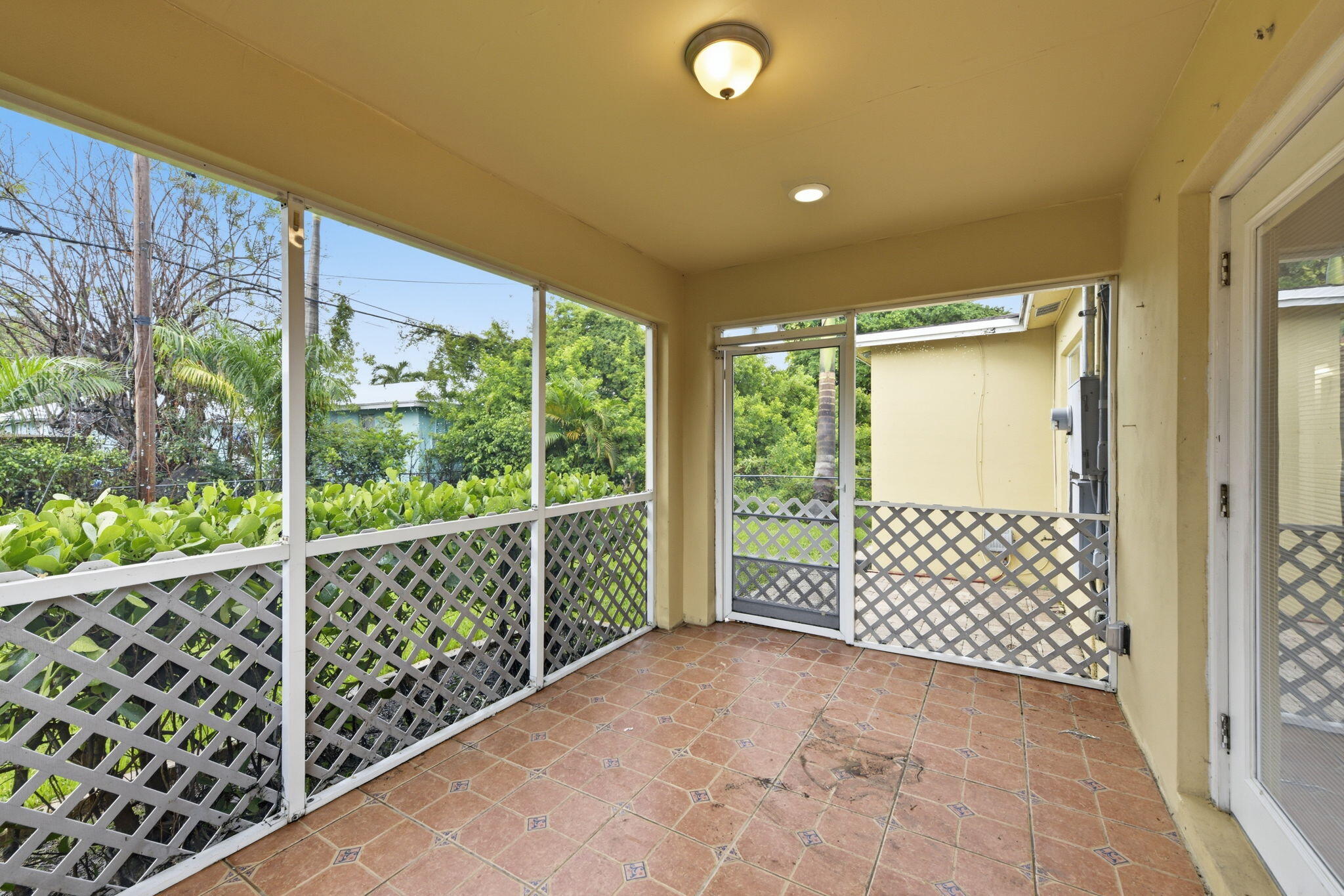 939 Charles Street Property Photo 37