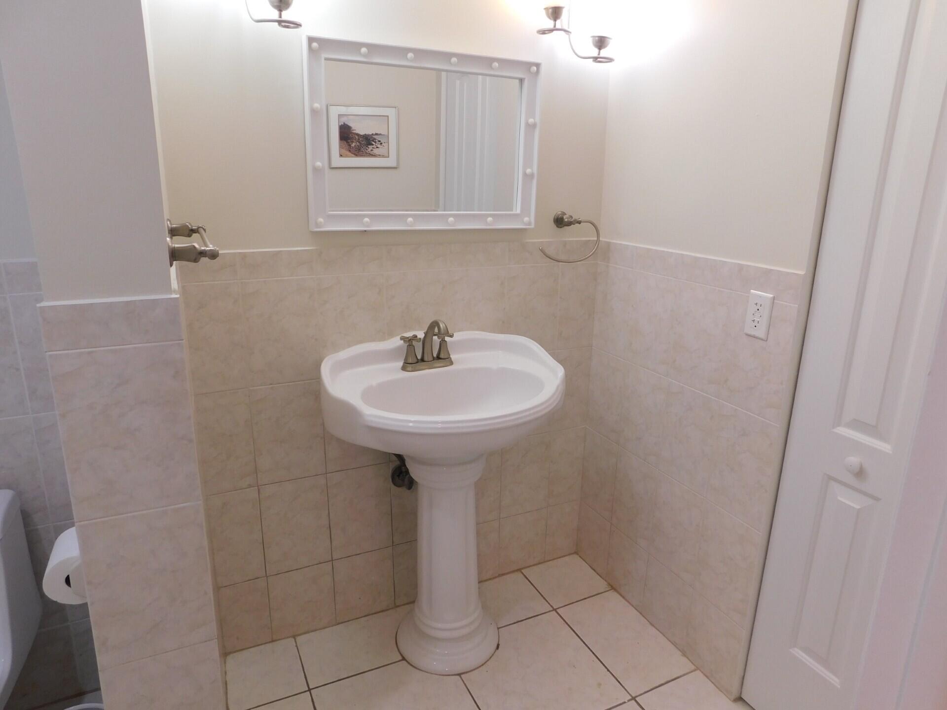 565 Piedmont L Property Photo 3