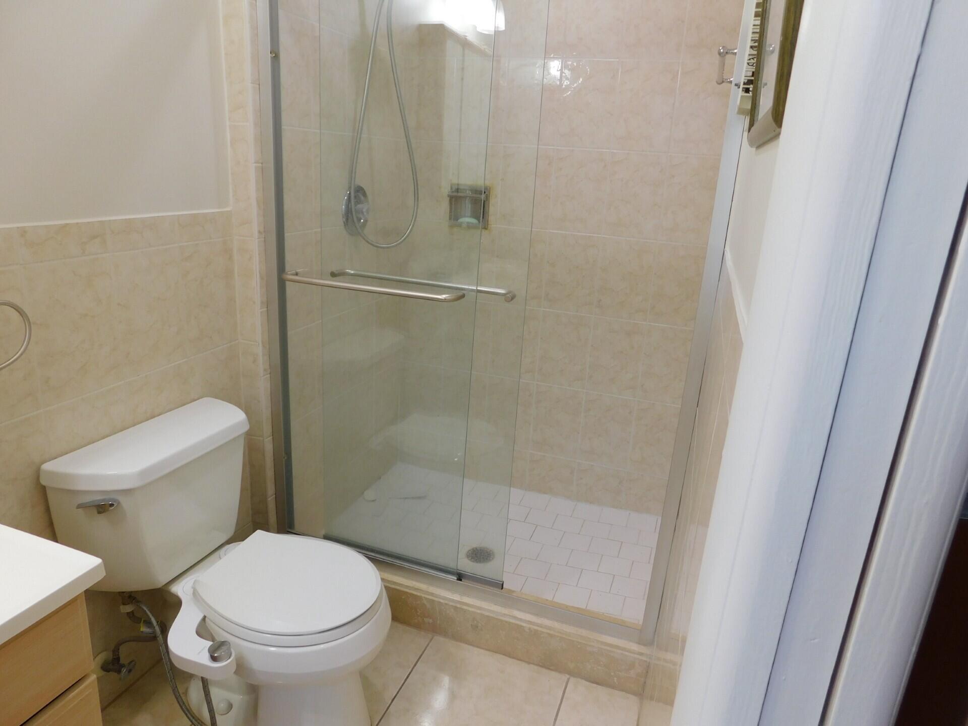 565 Piedmont L Property Photo 13