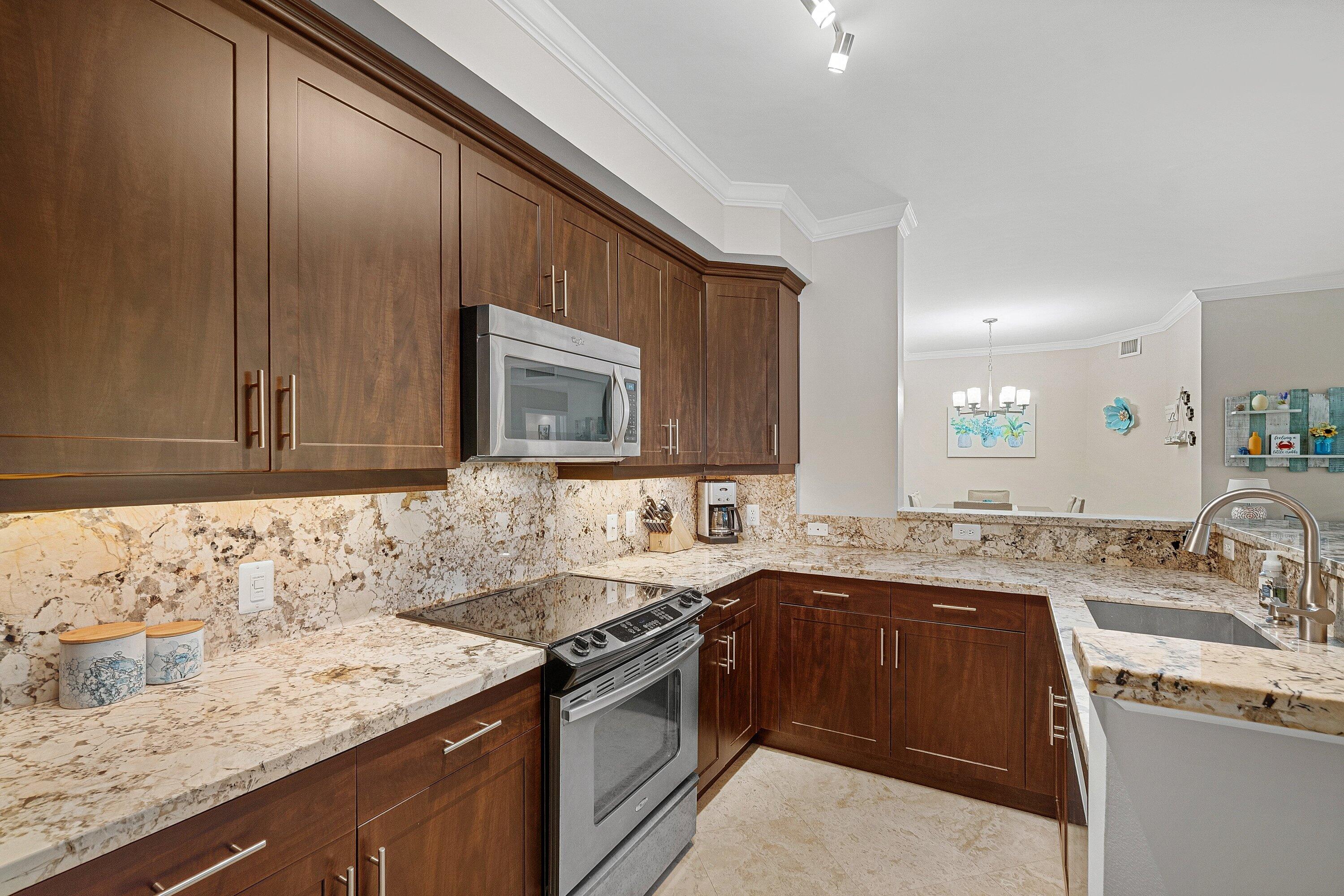 3606 S Ocean Boulevard 105 Property Photo 2