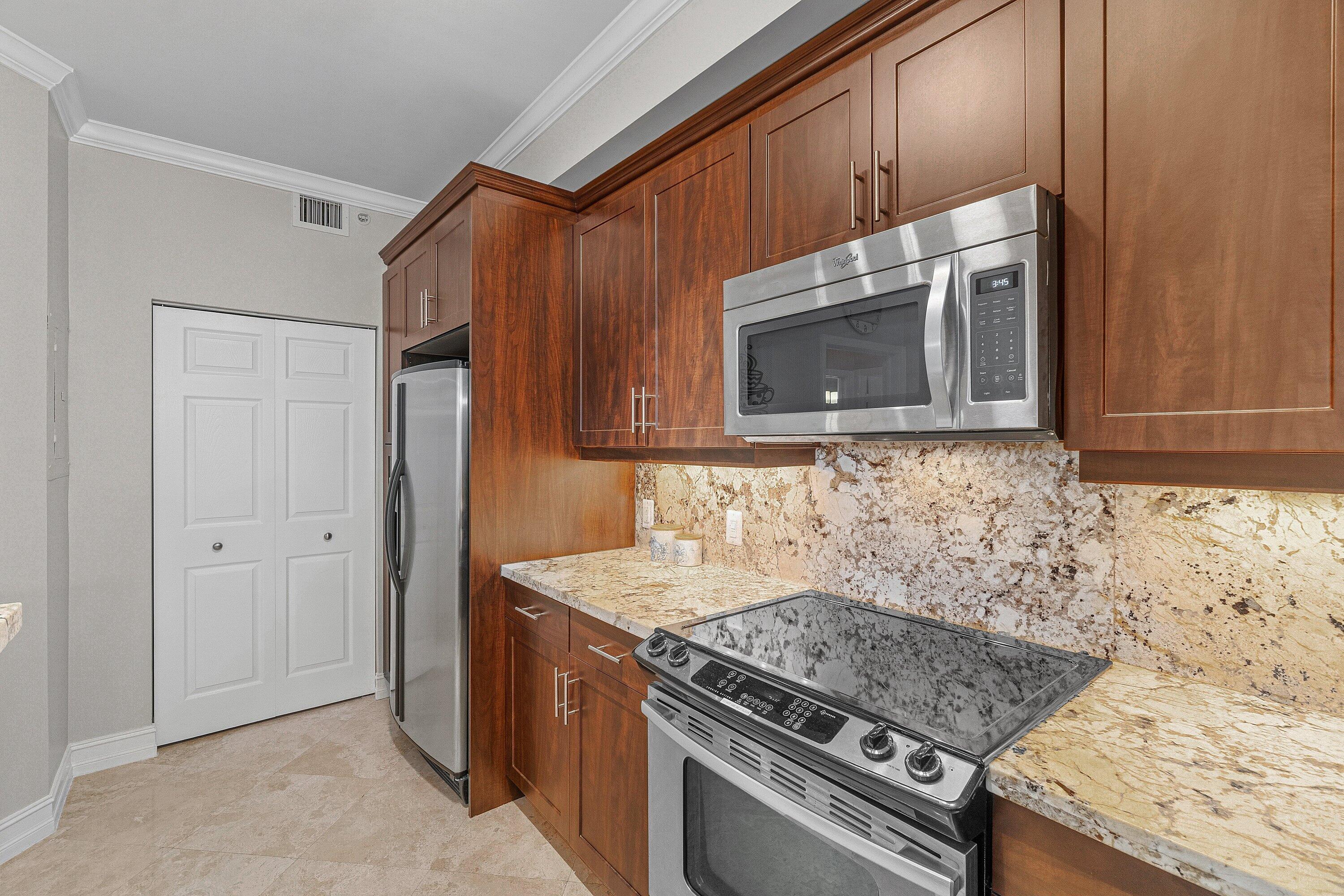3606 S Ocean Boulevard 105 Property Photo 4