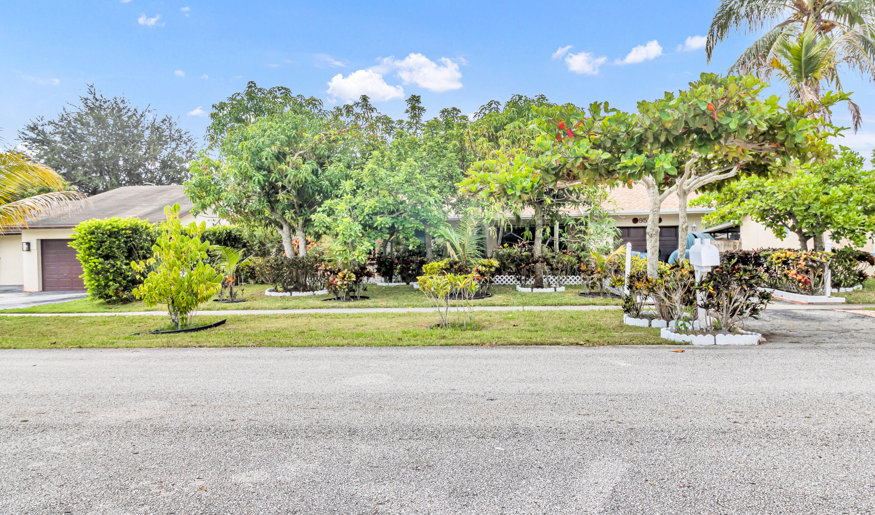 9522 Affirmed Lane Property Photo 1