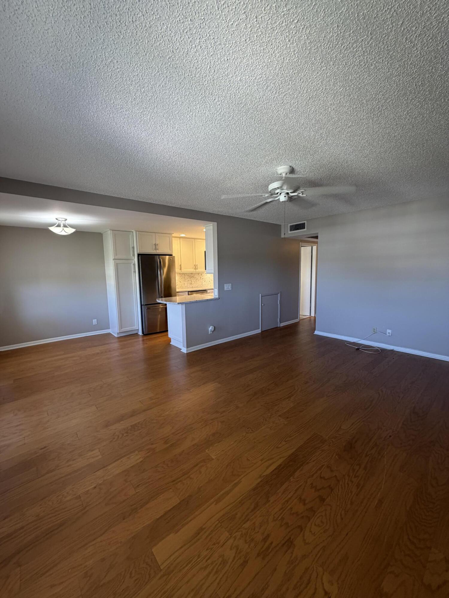 166 Dorset D Property Photo 4