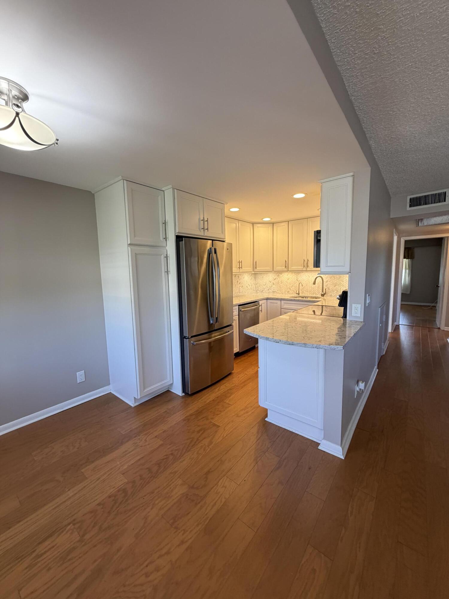 166 Dorset D Property Photo 8