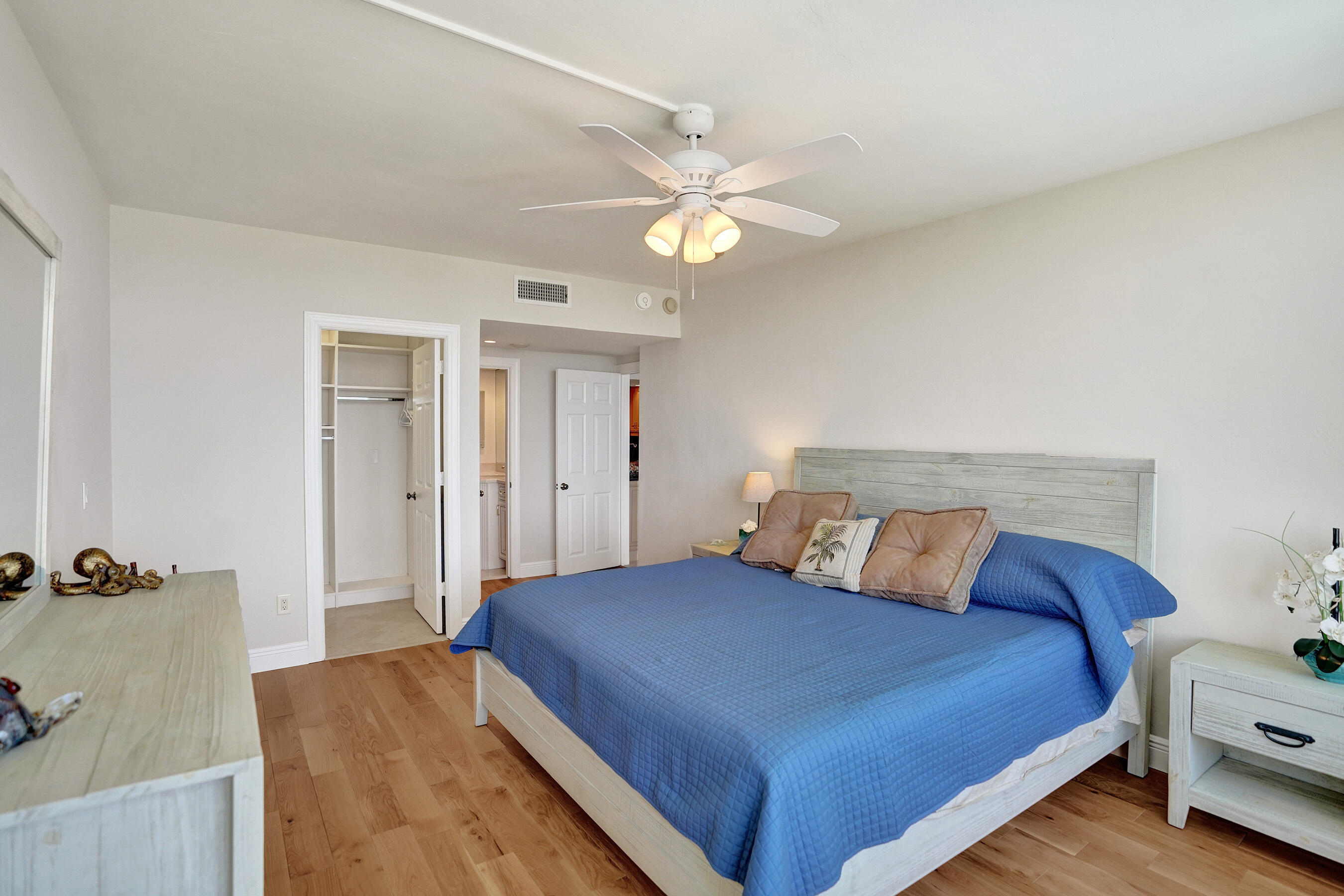 700 S Ocean Boulevard 604 Property Photo 28