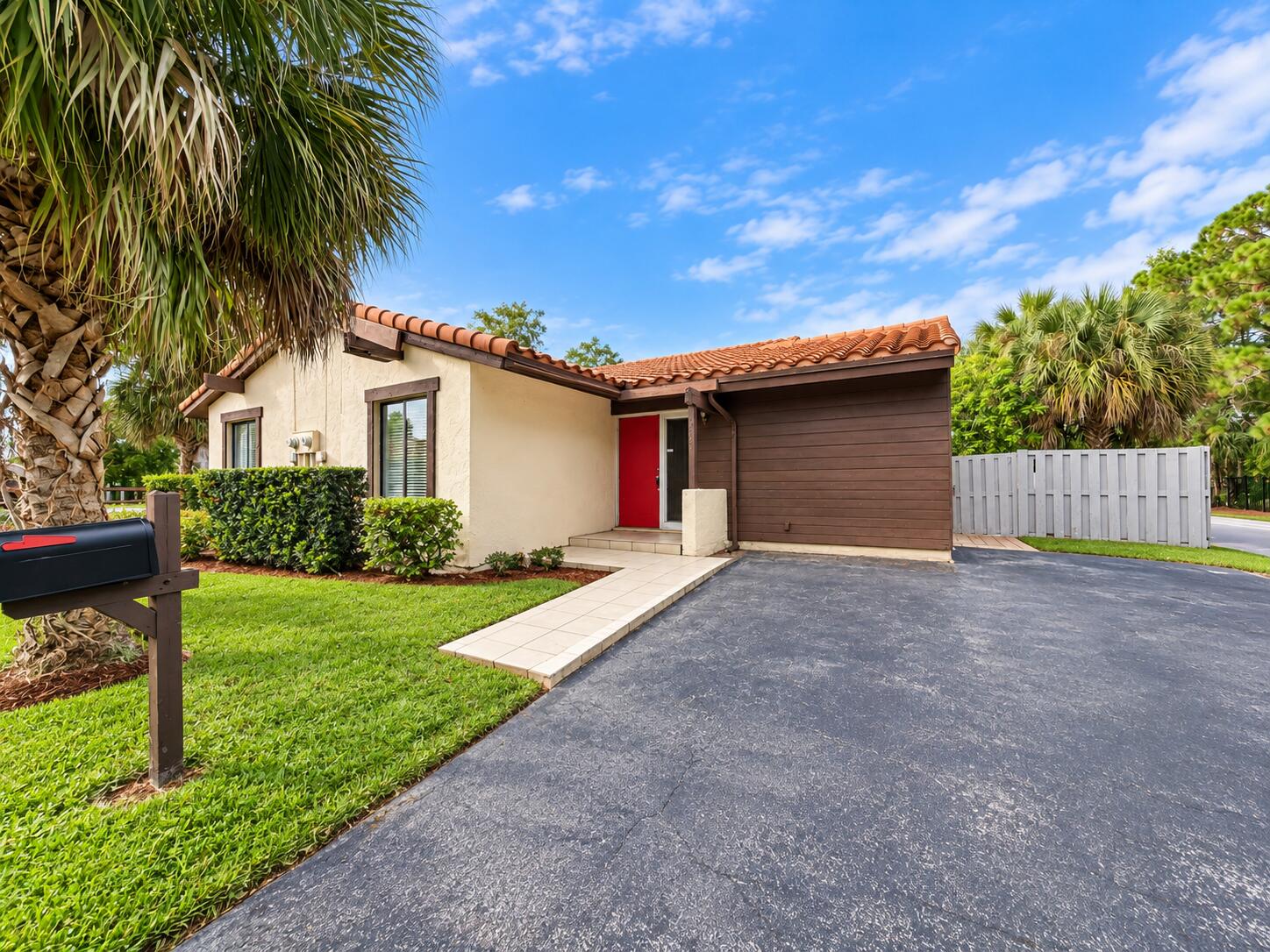 6287 Scotch Pine Lane Property Photo 1