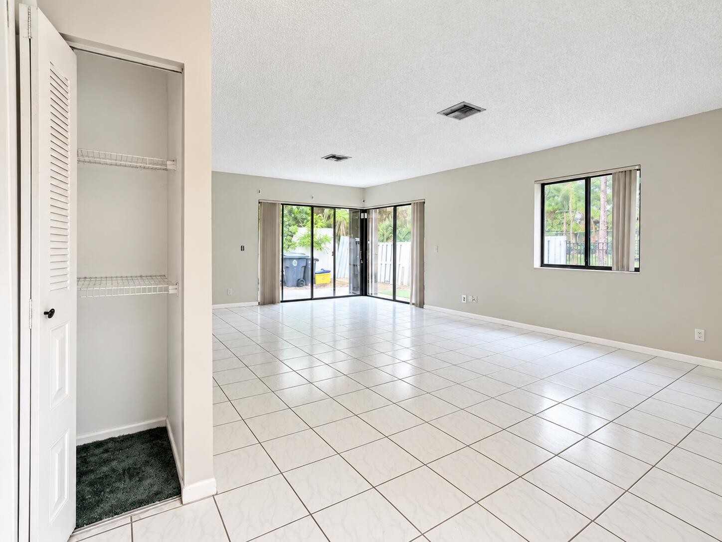 6287 Scotch Pine Lane Property Photo 5