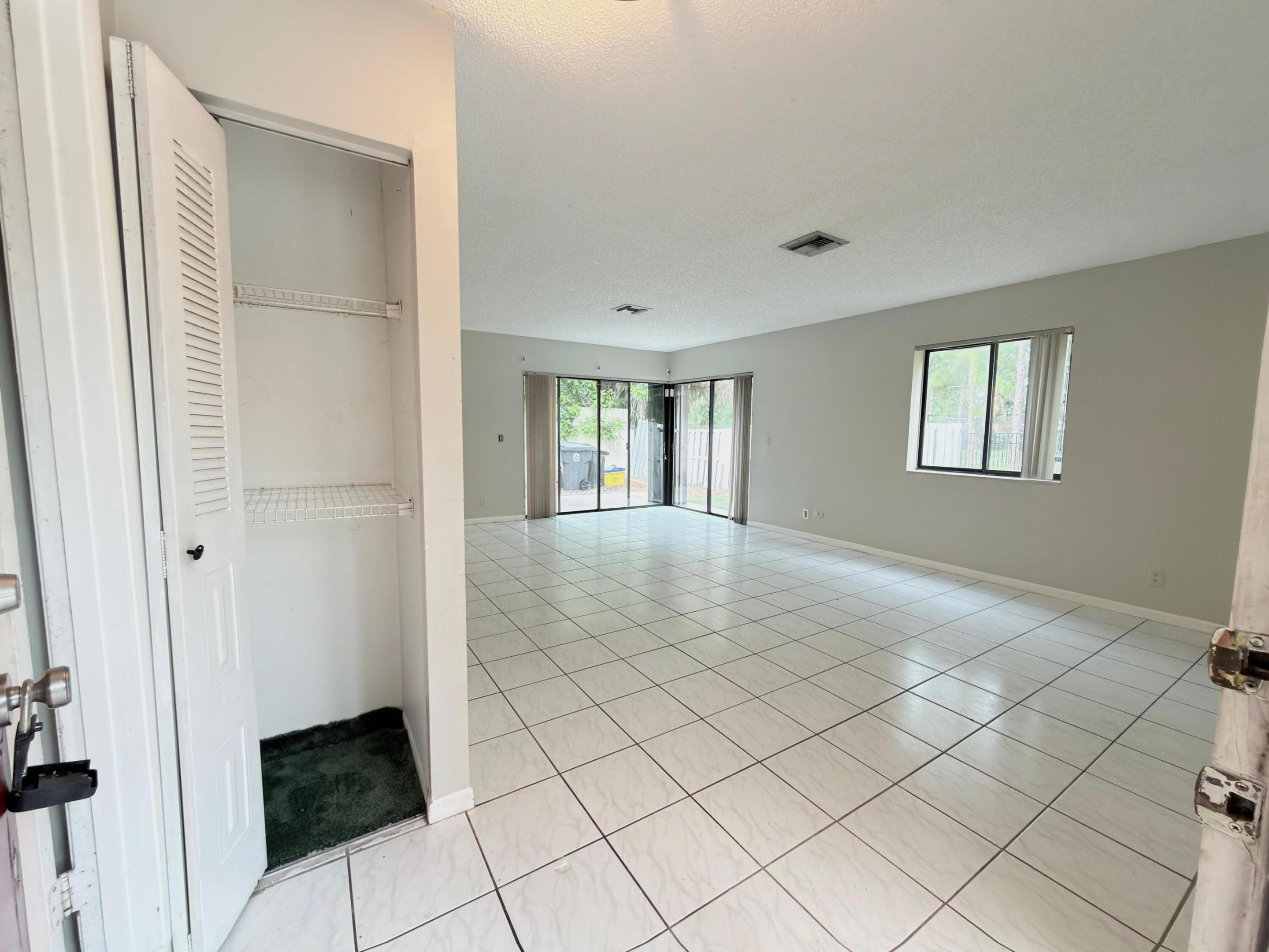 6287 Scotch Pine Lane Property Photo 9