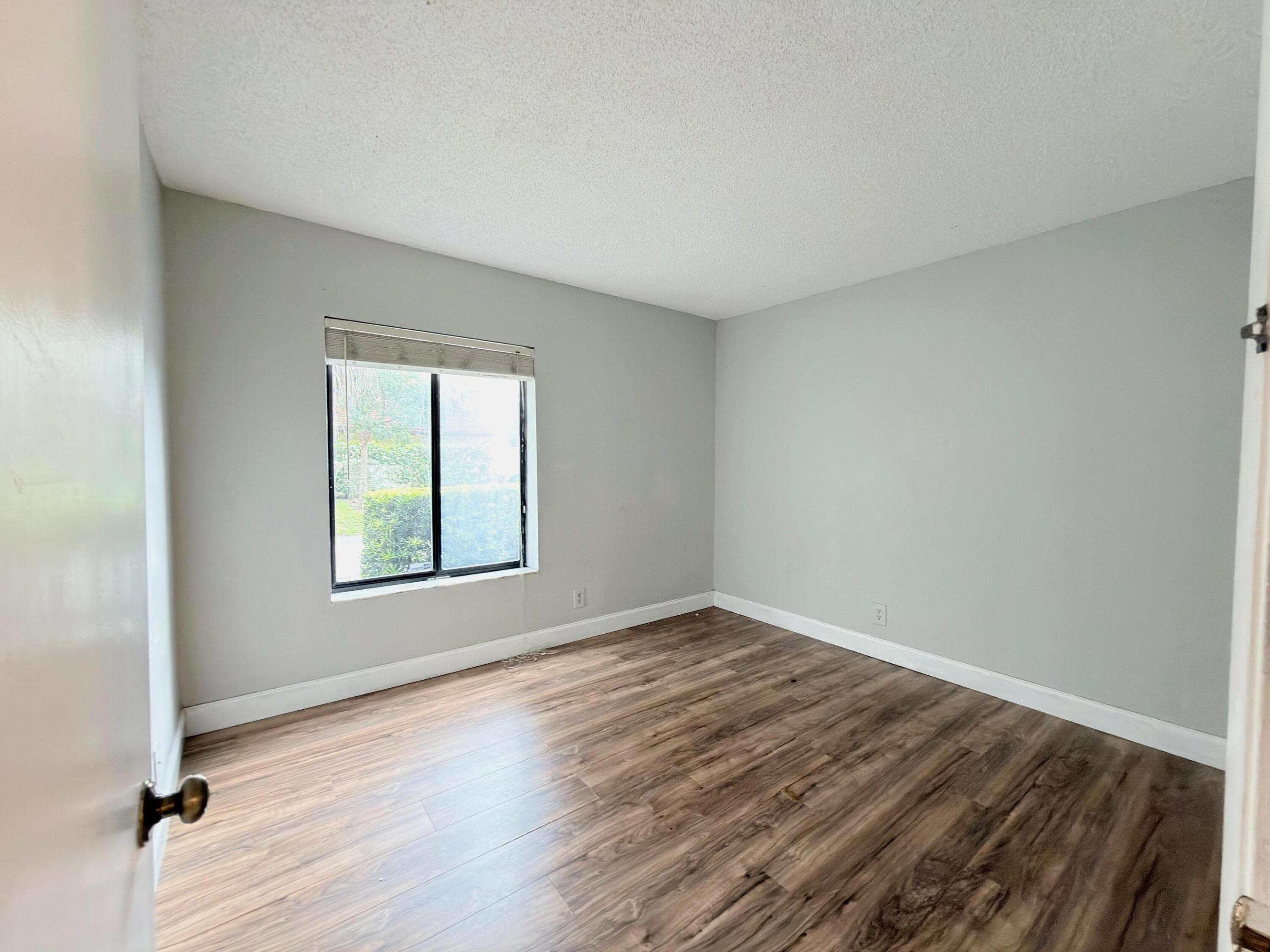 6287 Scotch Pine Lane Property Photo 12