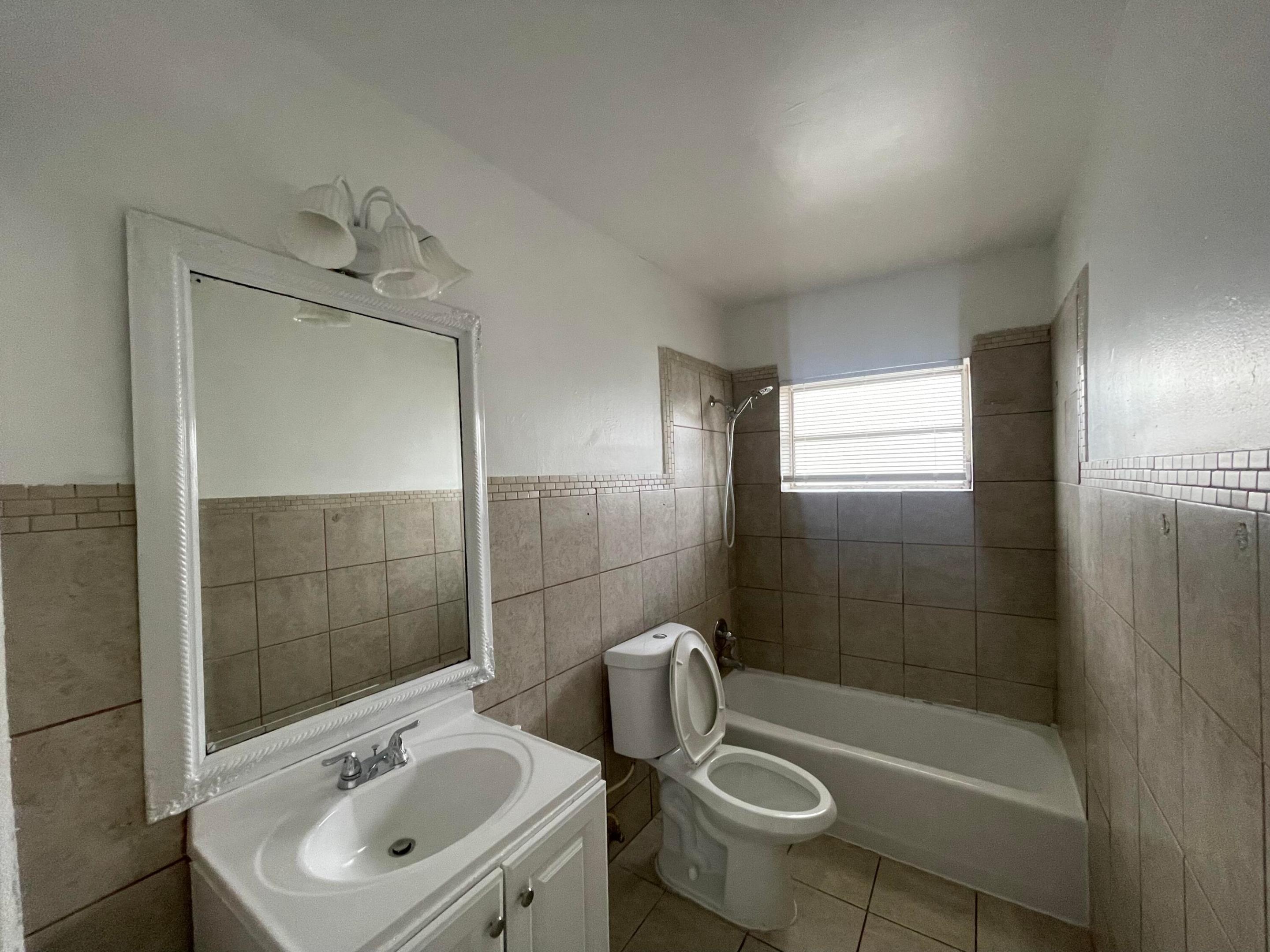1316 Nw 8th Avenue A Property Photo 6