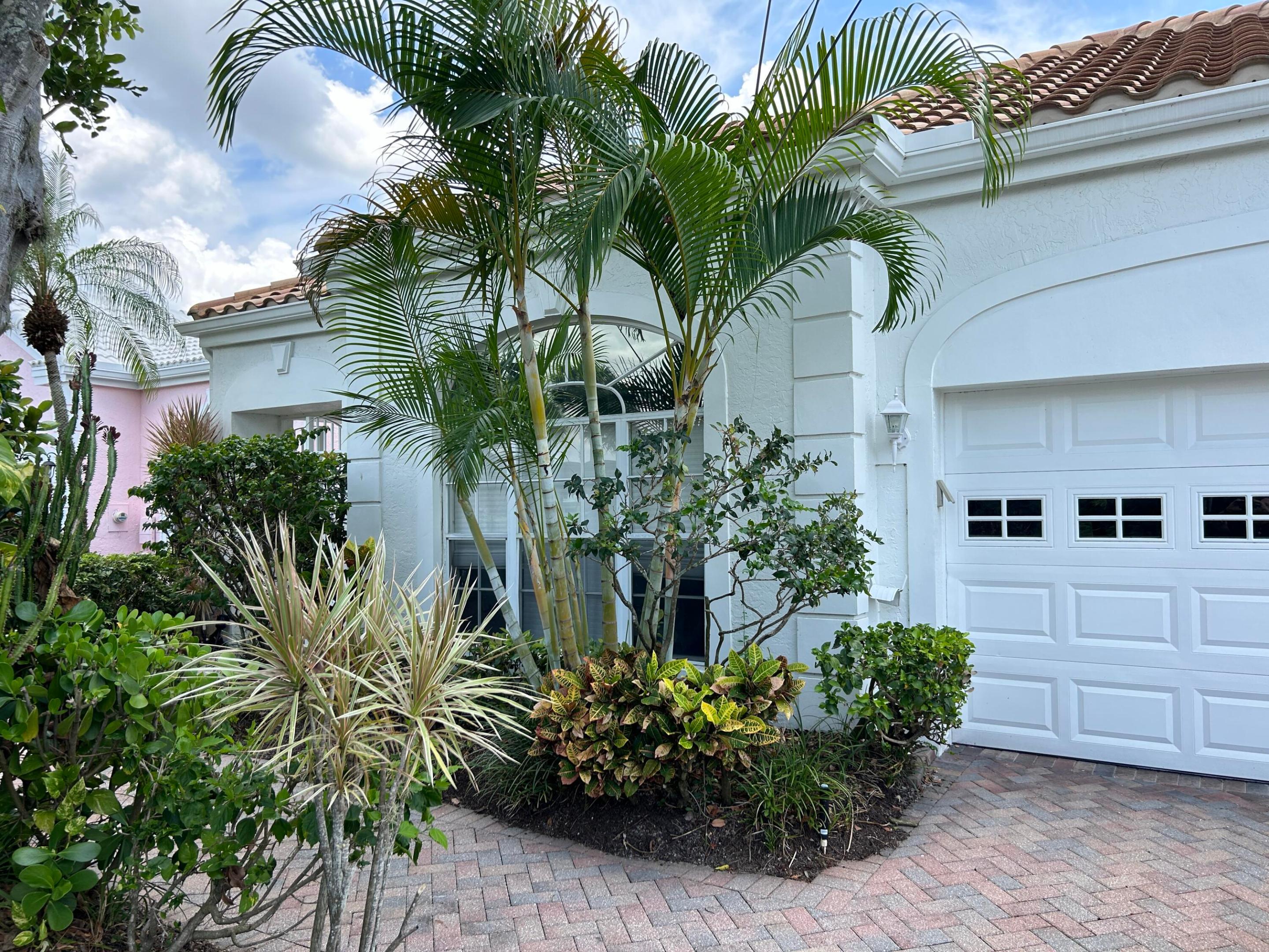 152 Coral Cay Drive Property Photo 4