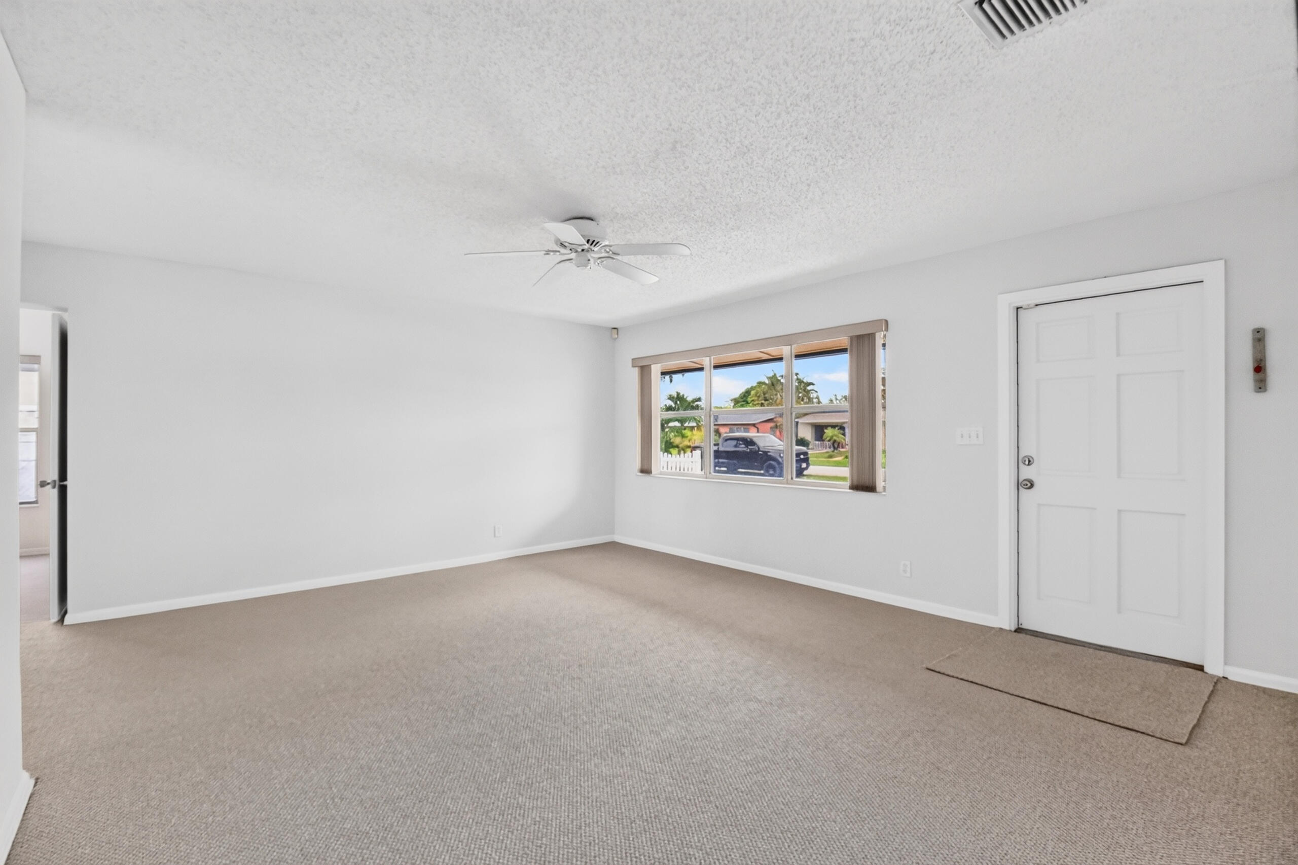 129 Greenbrier Drive Property Photo 3
