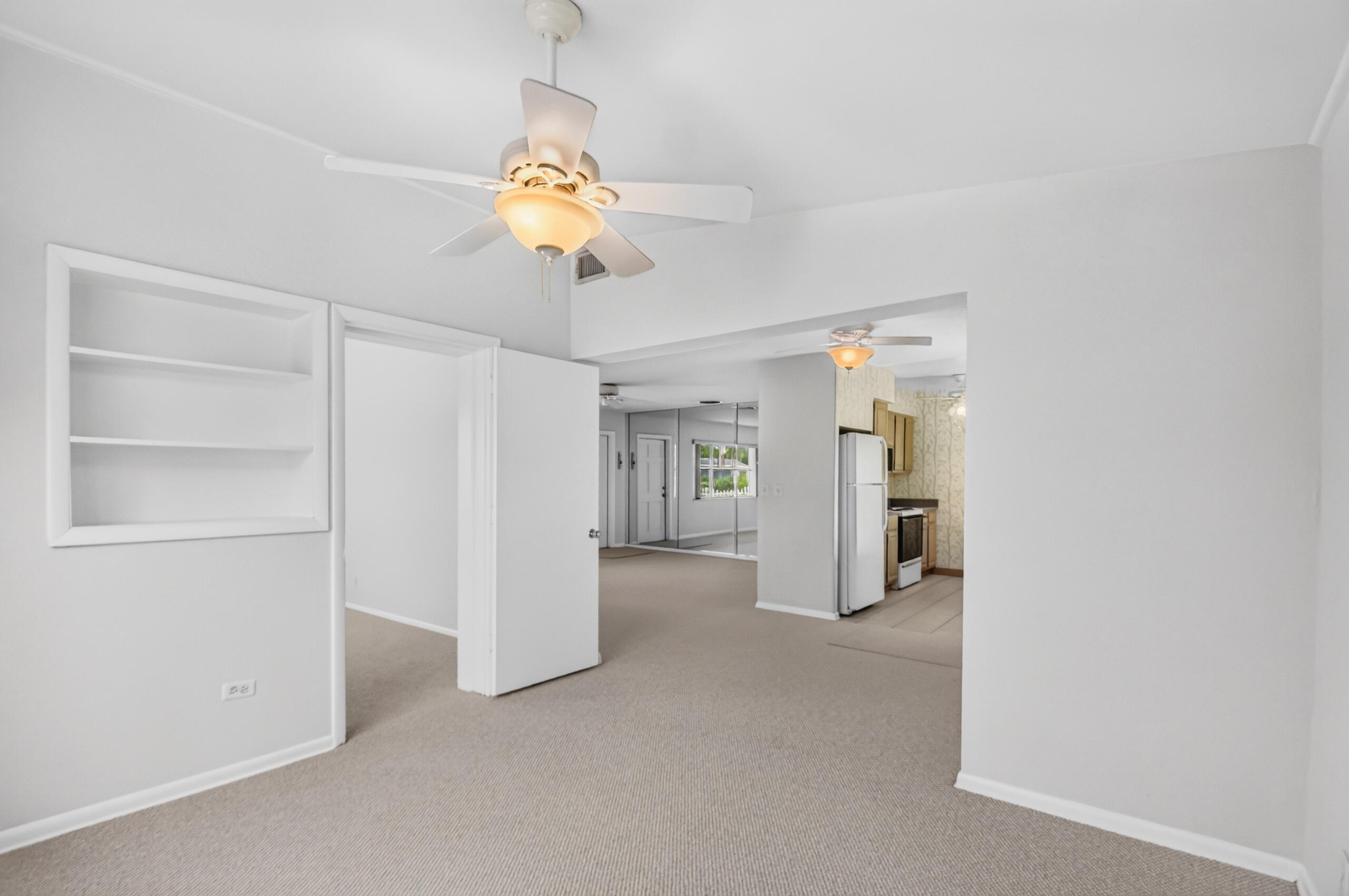 129 Greenbrier Drive Property Photo 4