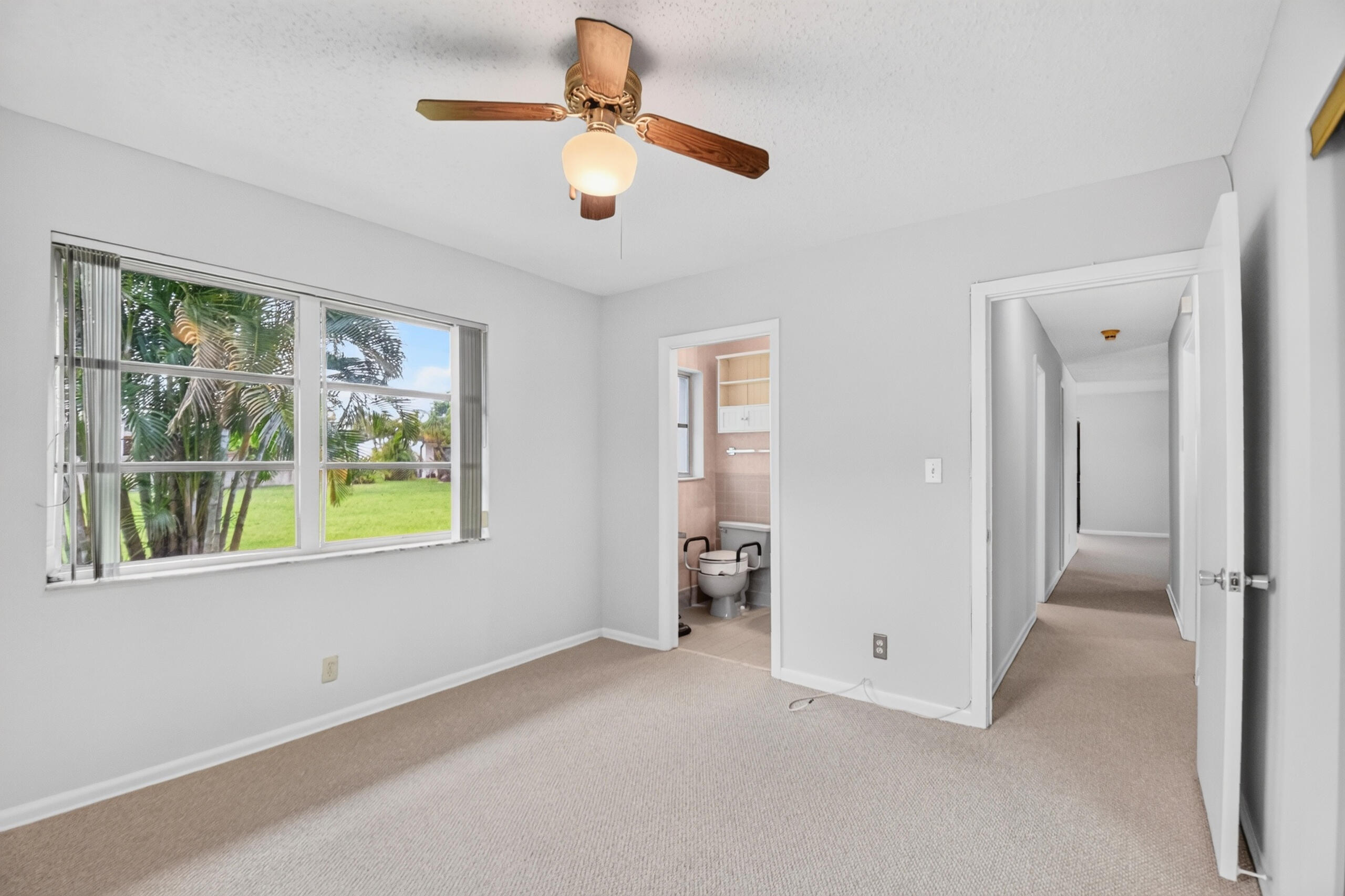 129 Greenbrier Drive Property Photo 9