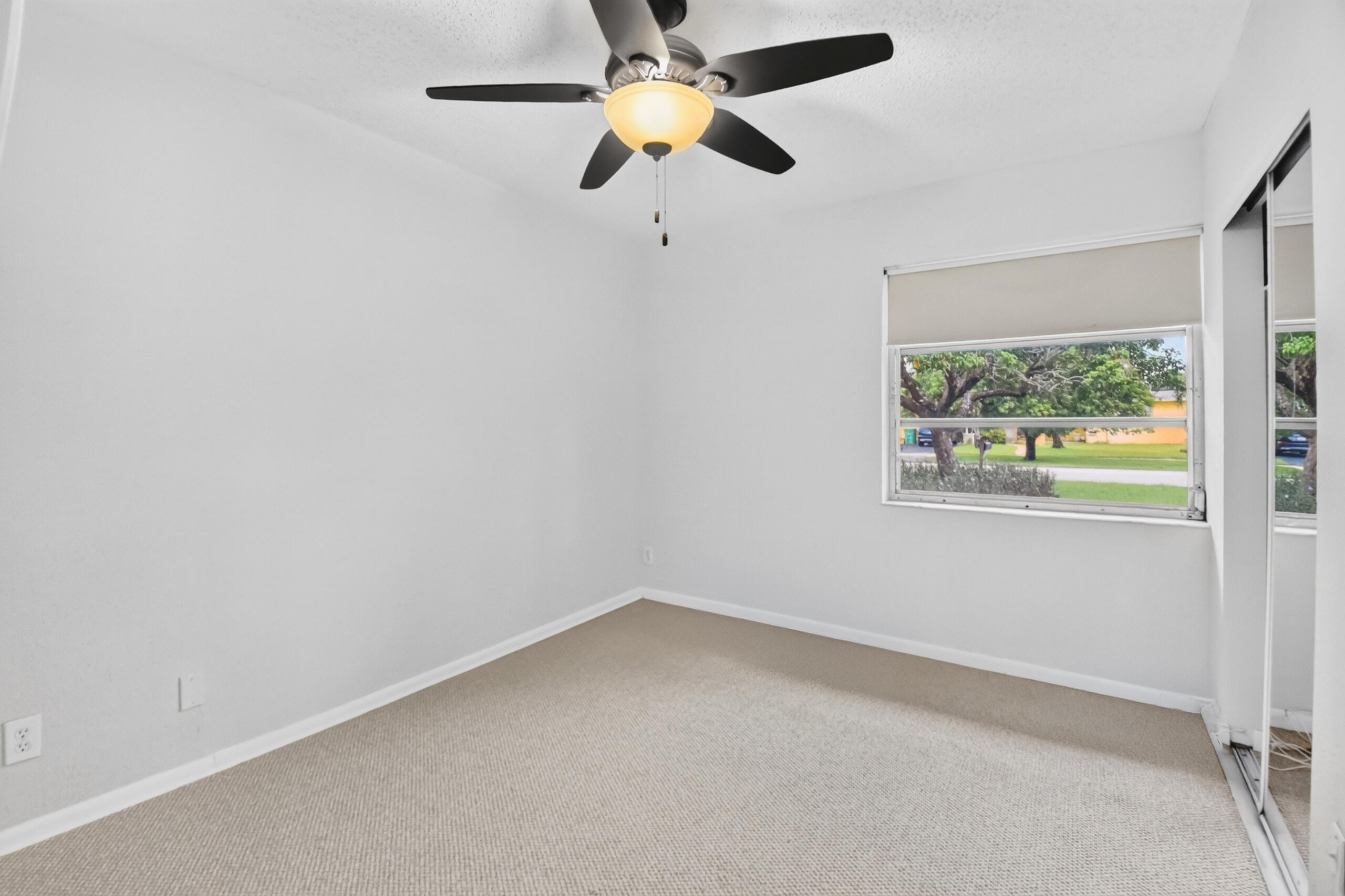 129 Greenbrier Drive Property Photo 15