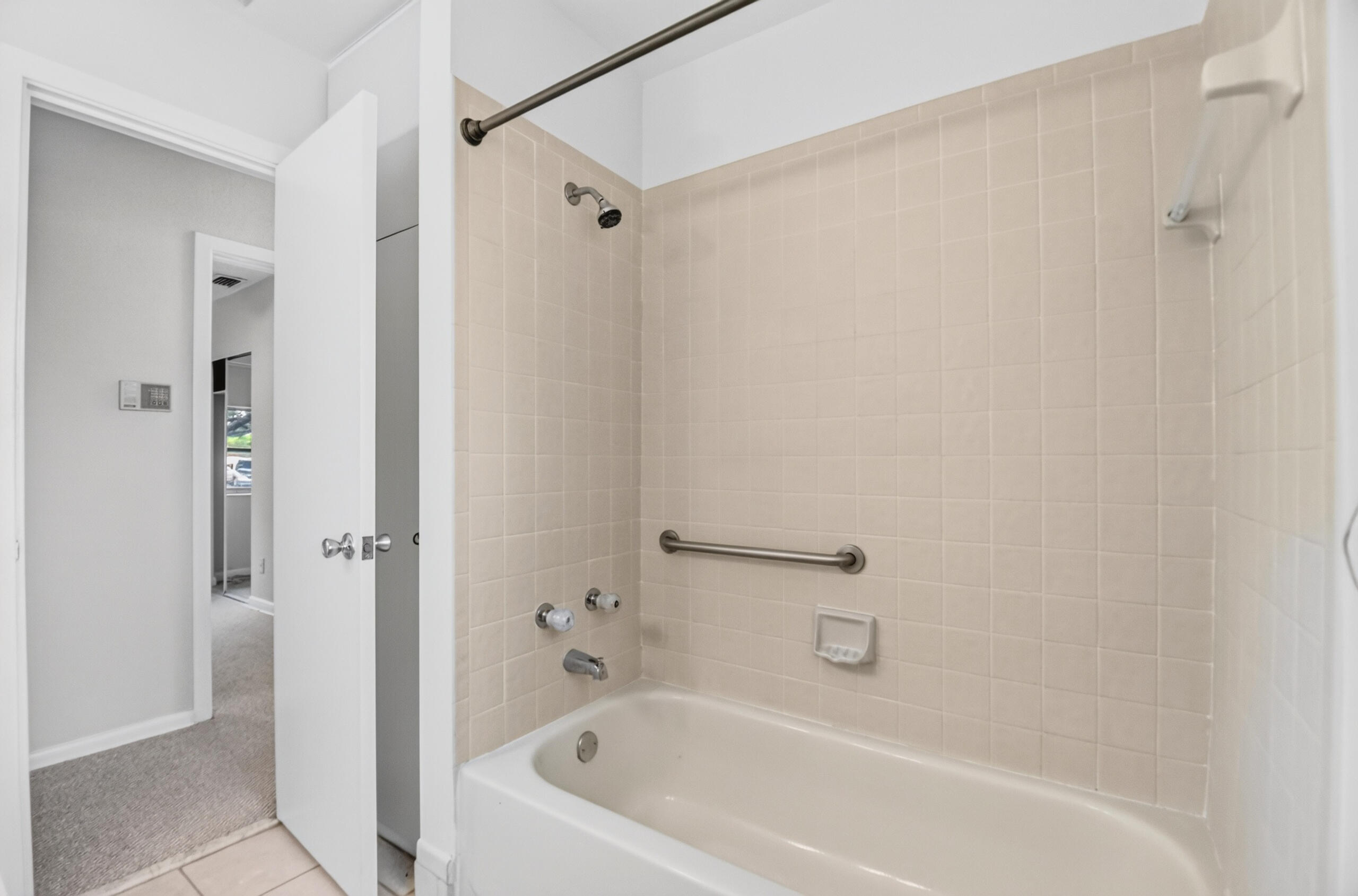 129 Greenbrier Drive Property Photo 17
