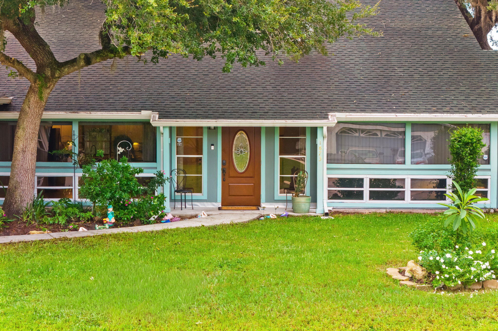 1873 Sw Macarthur Avenue Property Photo 1