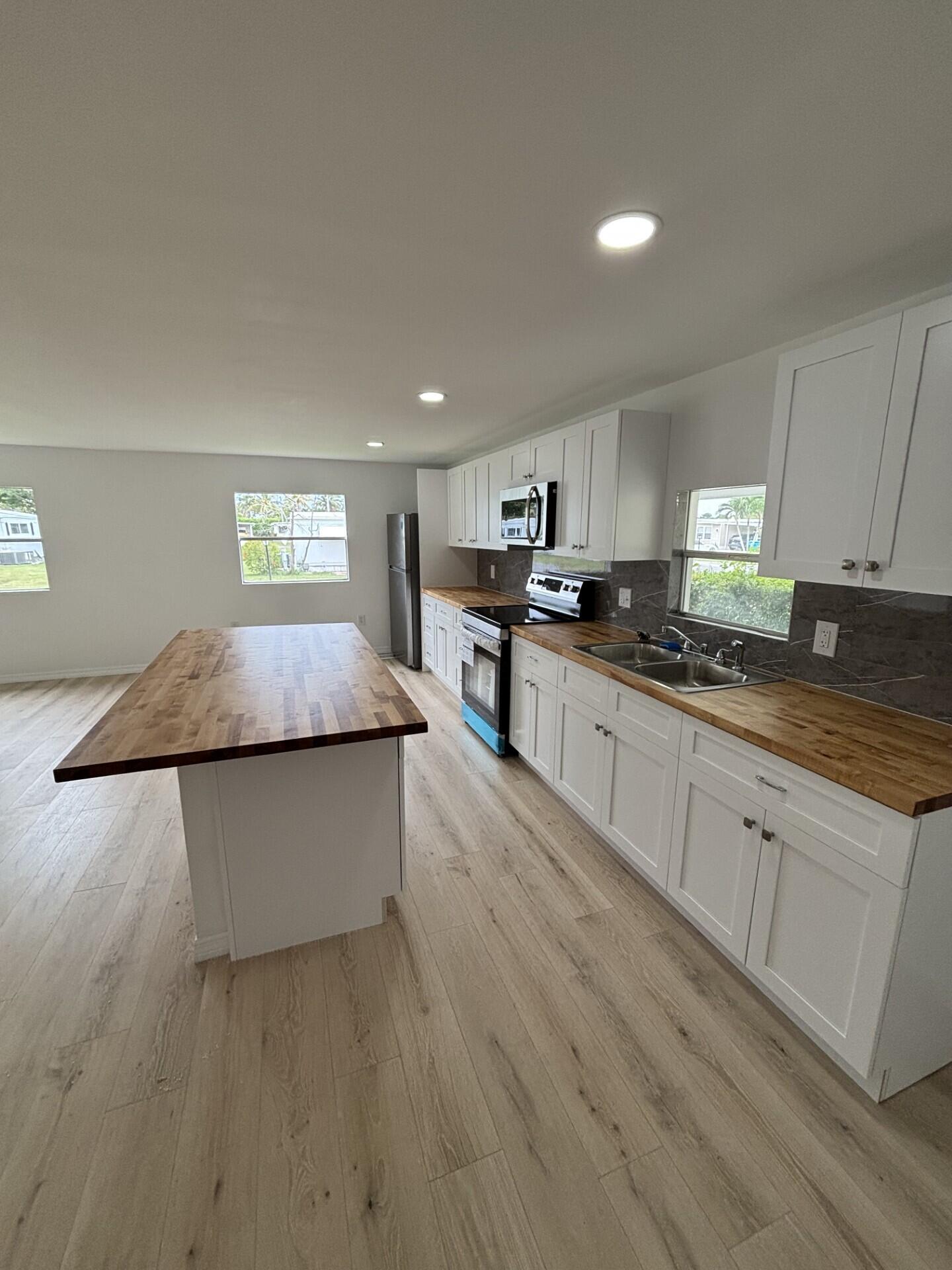 4435 Round Table Court Property Photo 12