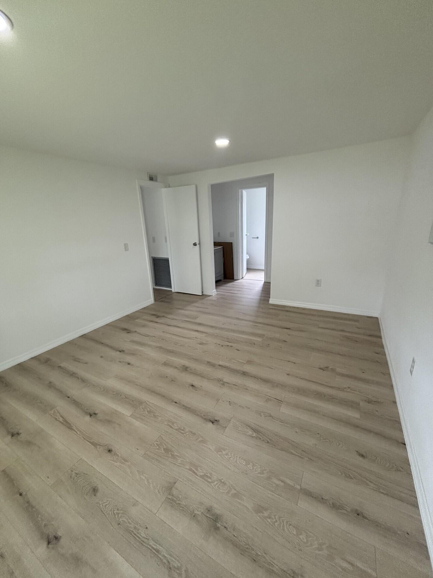 4435 Round Table Court Property Photo 20