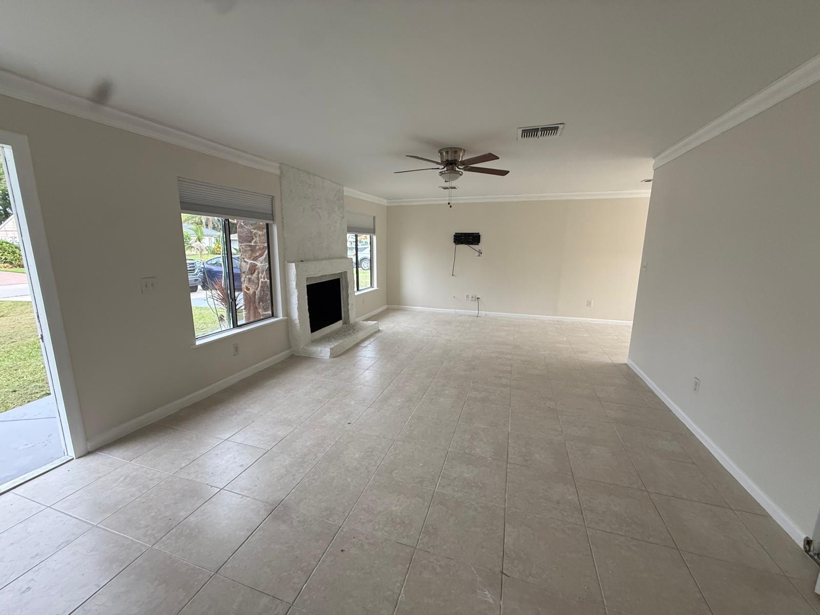 2289 Se Carnation Avenue Property Photo 5