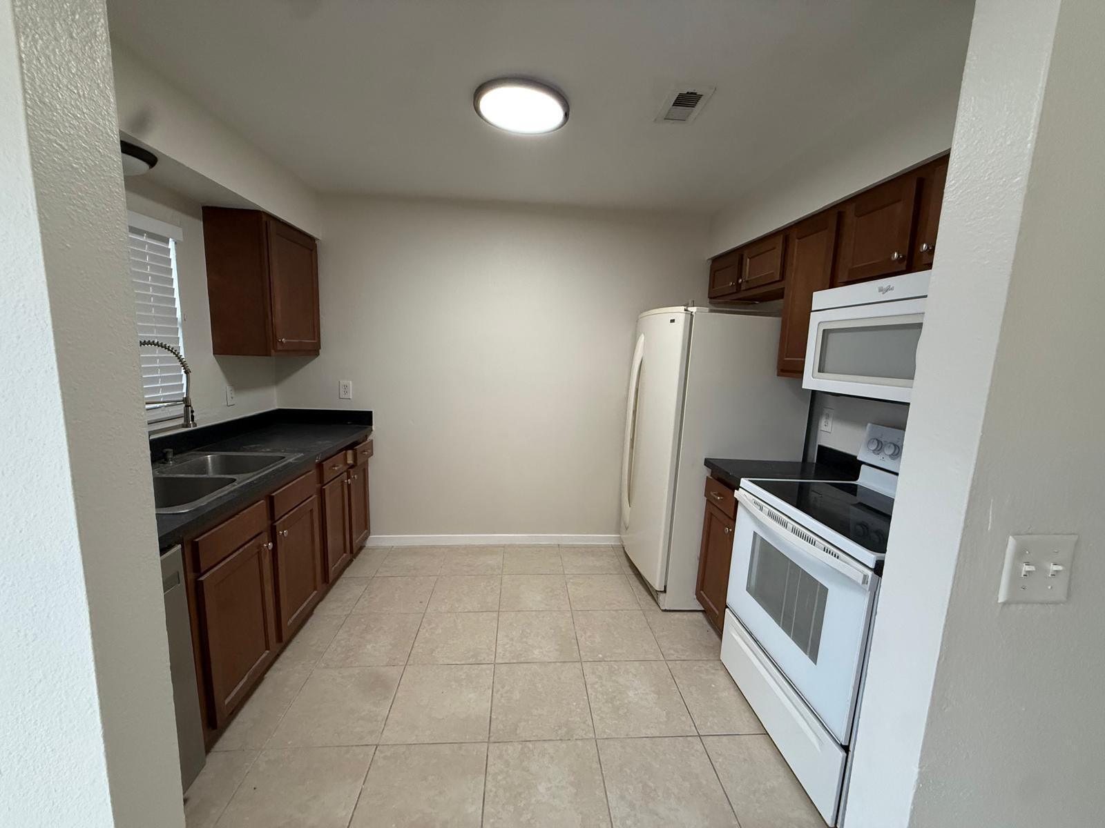 2289 Se Carnation Avenue Property Photo 8