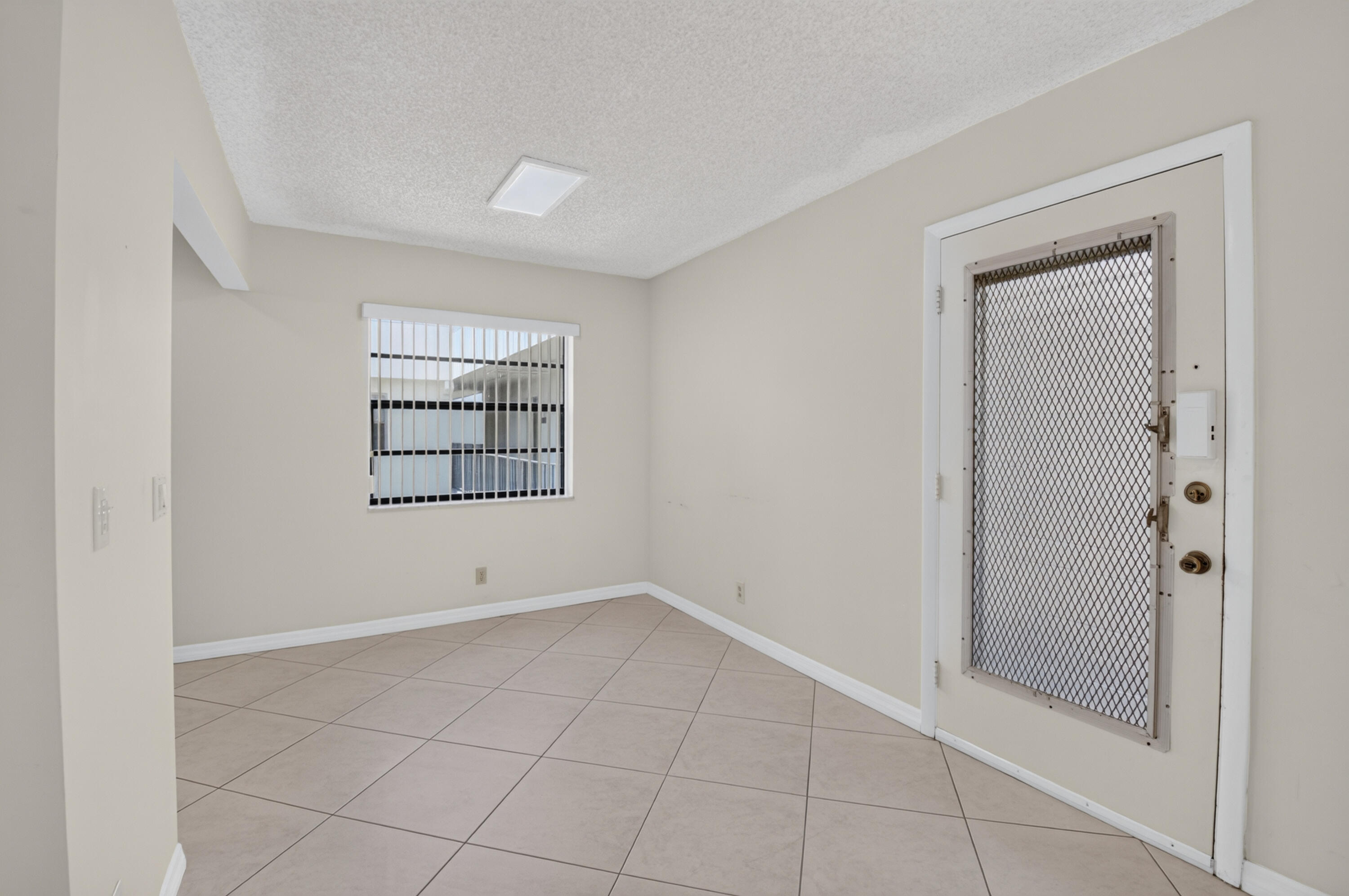 174 Capri D E 174 Property Photo 5