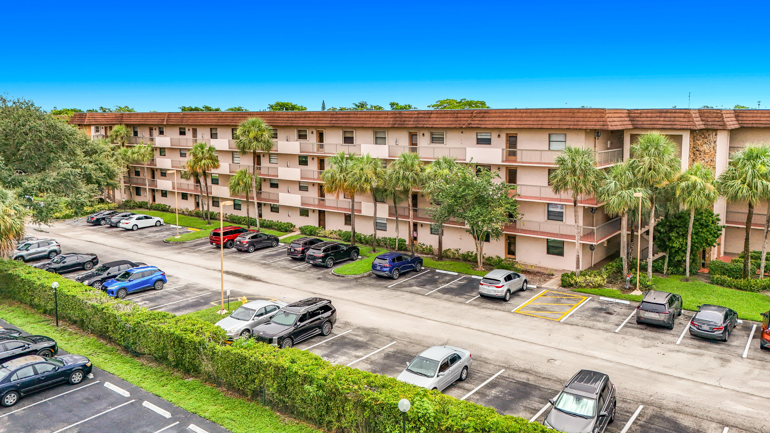 4970 E Sabal Palm Boulevard 412 Property Photo 2