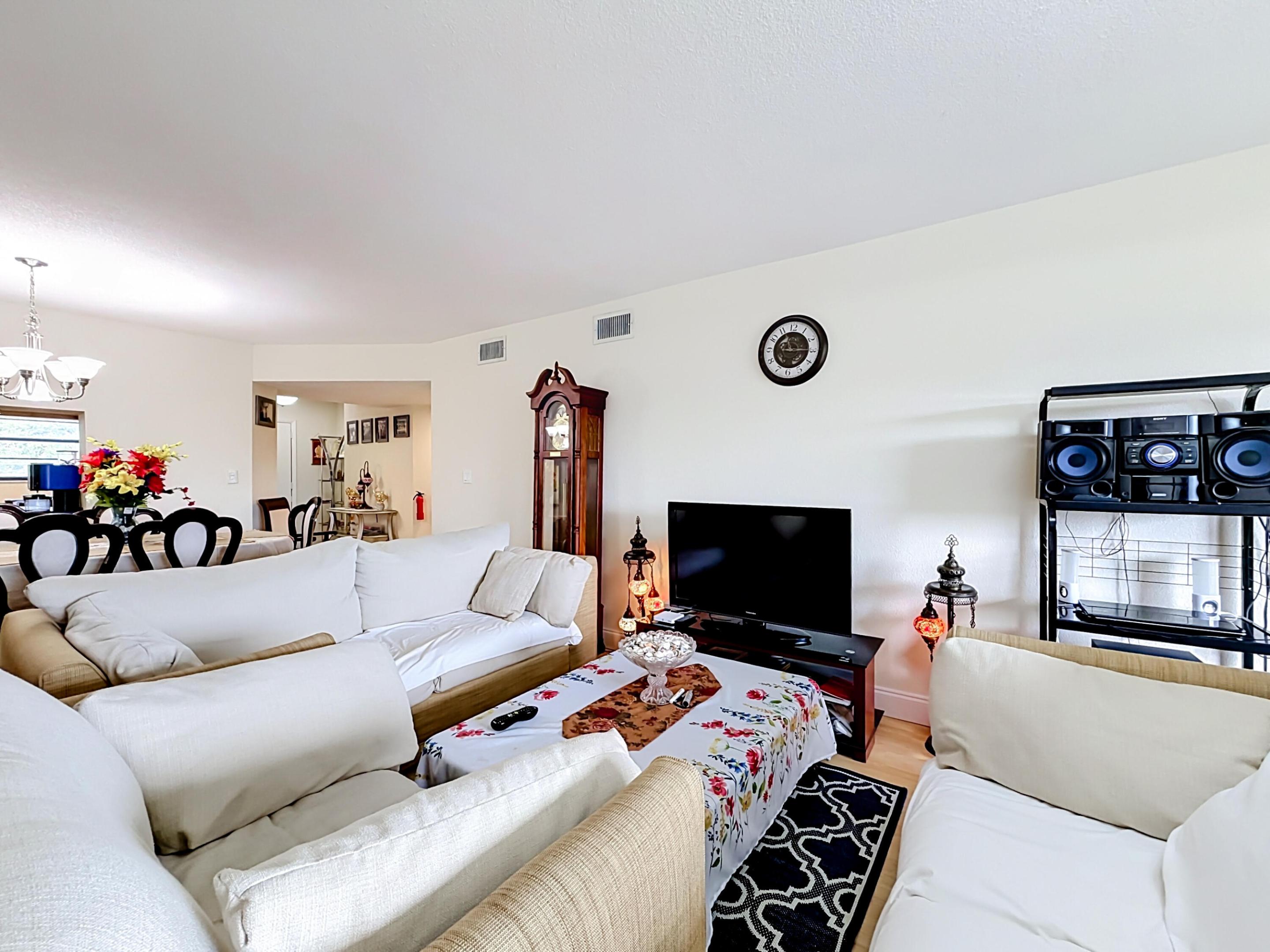 4970 E Sabal Palm Boulevard 412 Property Photo 16