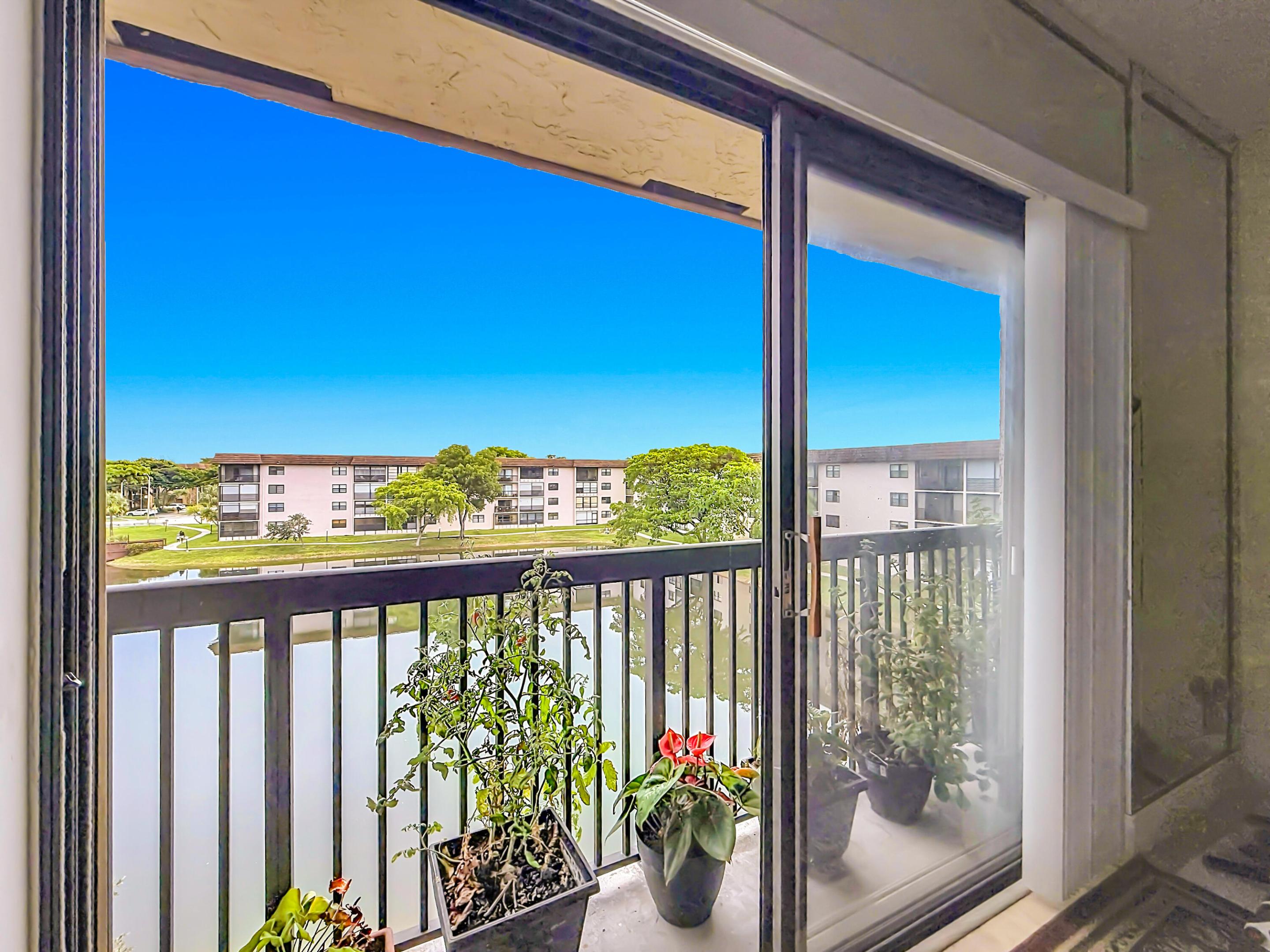 4970 E Sabal Palm Boulevard 412 Property Photo 18